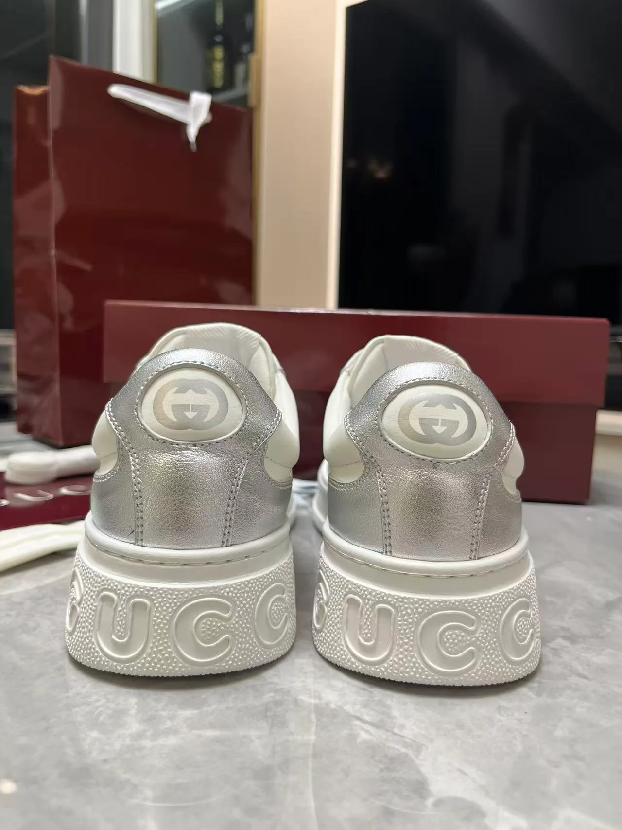 Кроссовки Женские Gucci 17620412