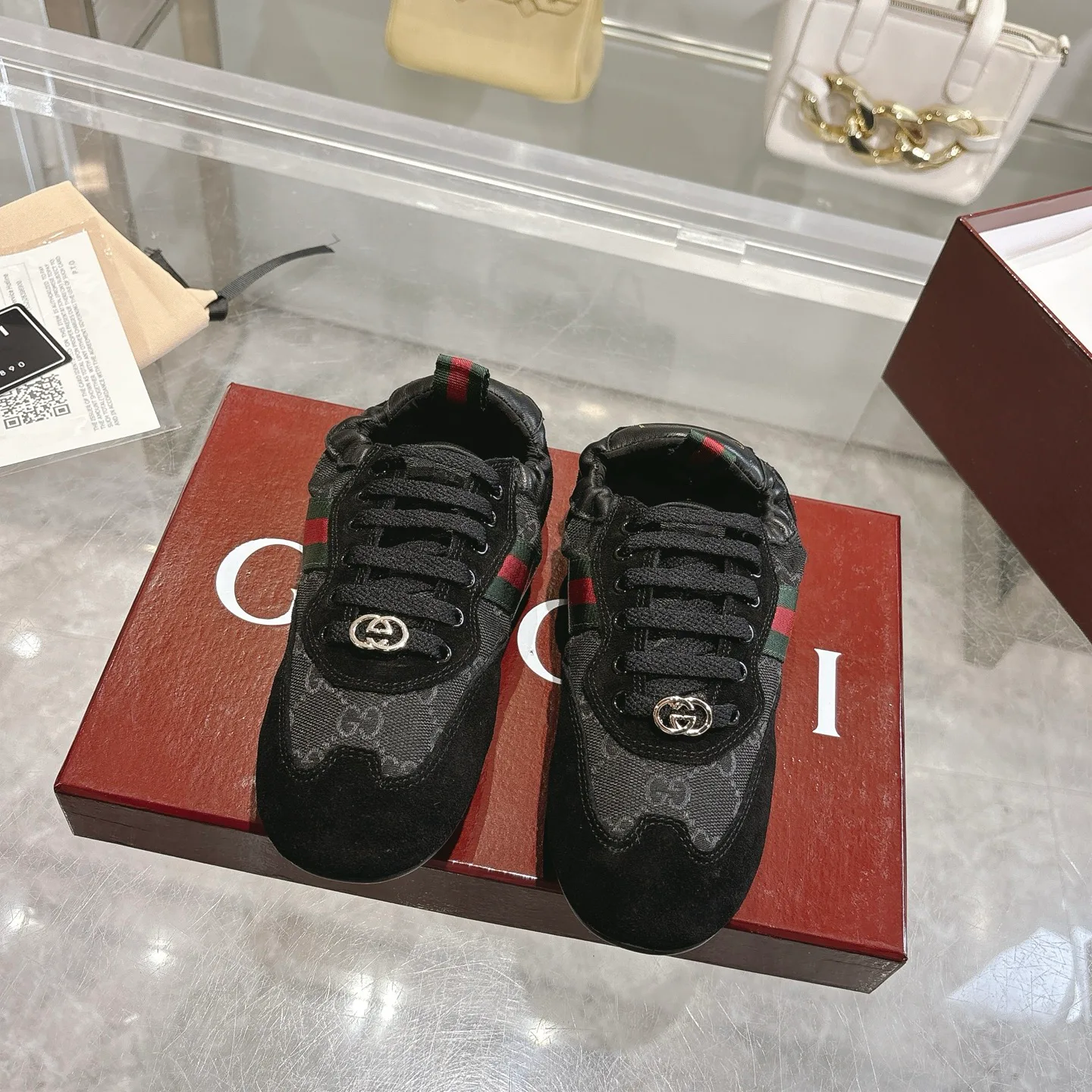 Кроссовки Женские Gucci 389124