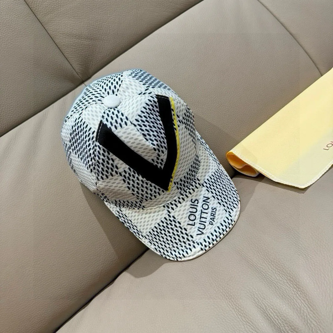 Головные Уборы Louis Vuitton 17604820