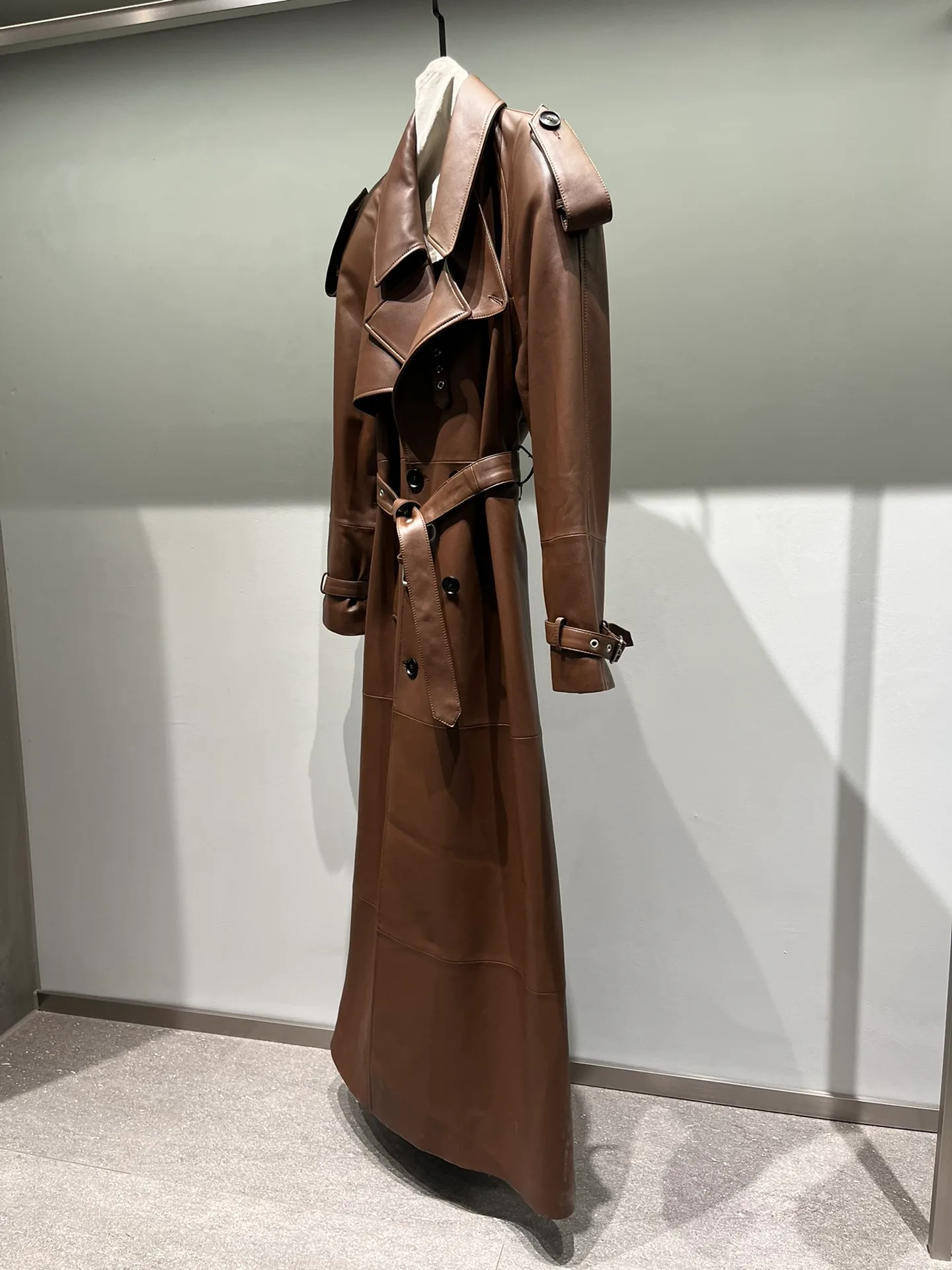 Кожаные Куртки И Дублёнки Женские Saint Laurent 1914887