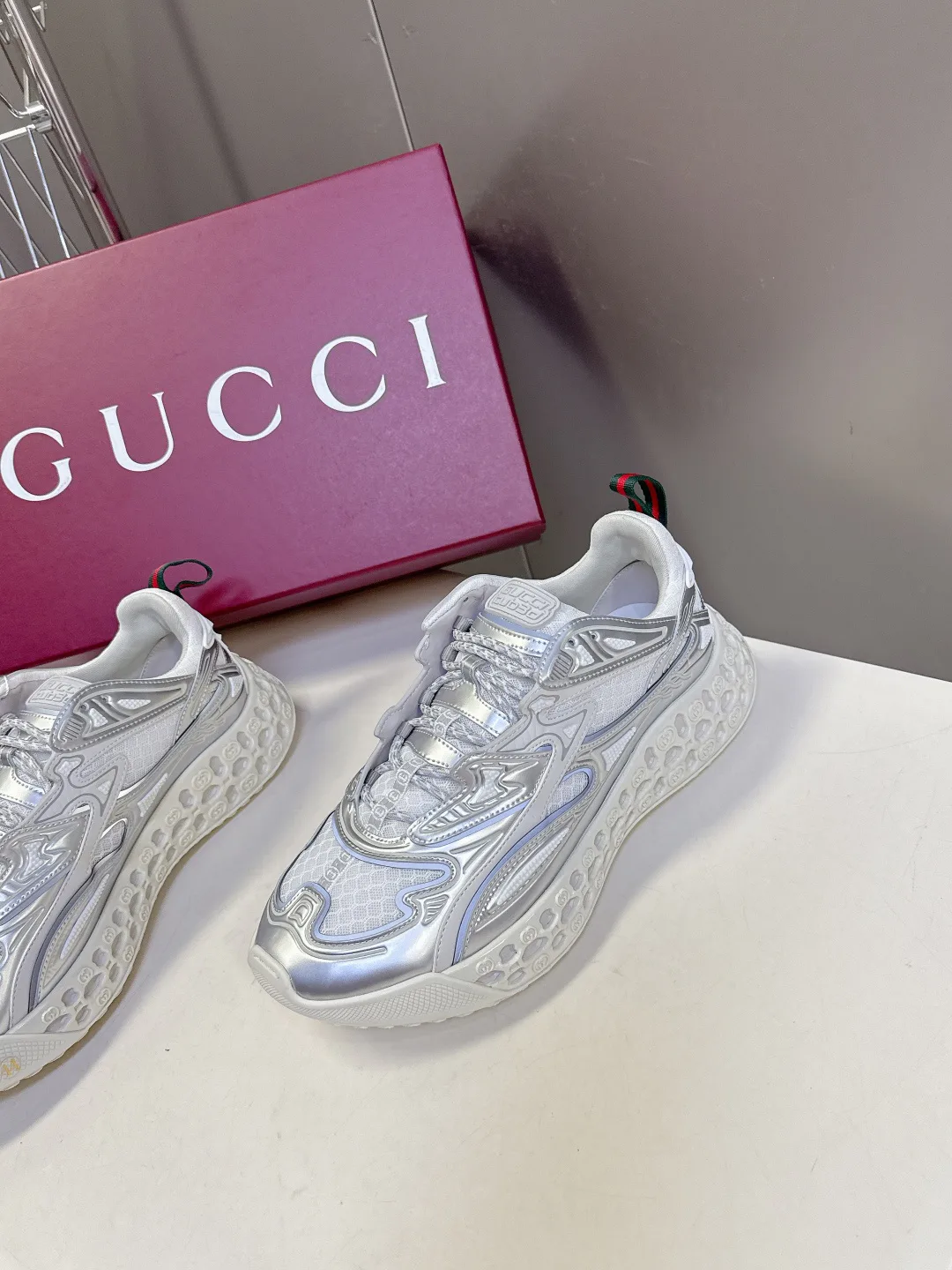 Кроссовки Женские Gucci 10053288
