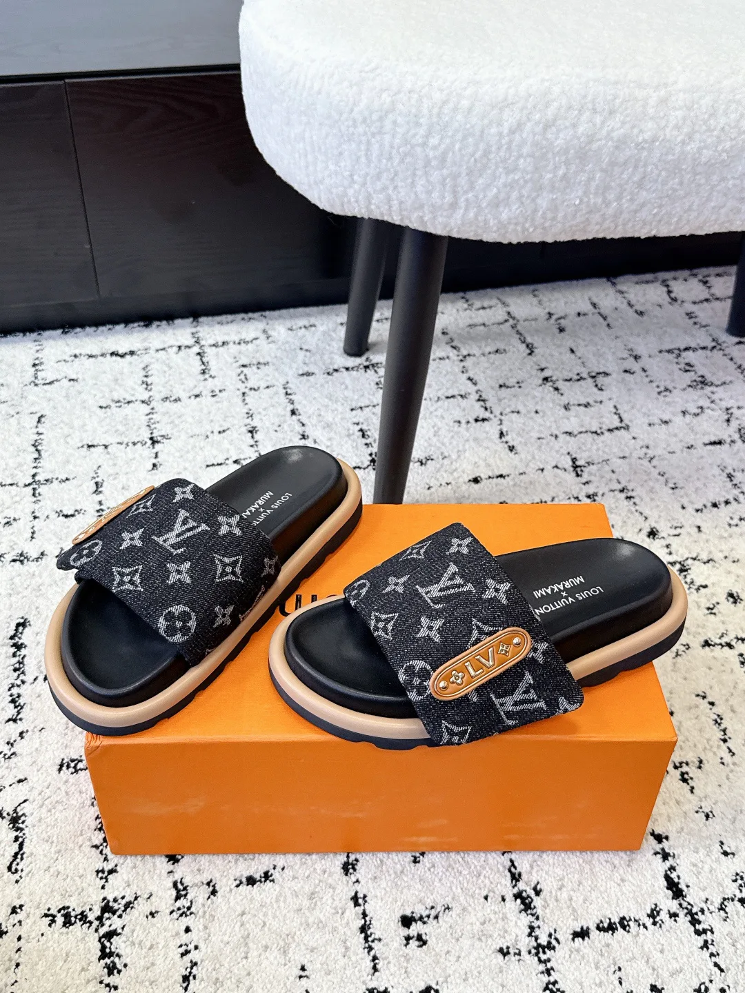 Шлепанцы Женские Louis Vuitton 1752813