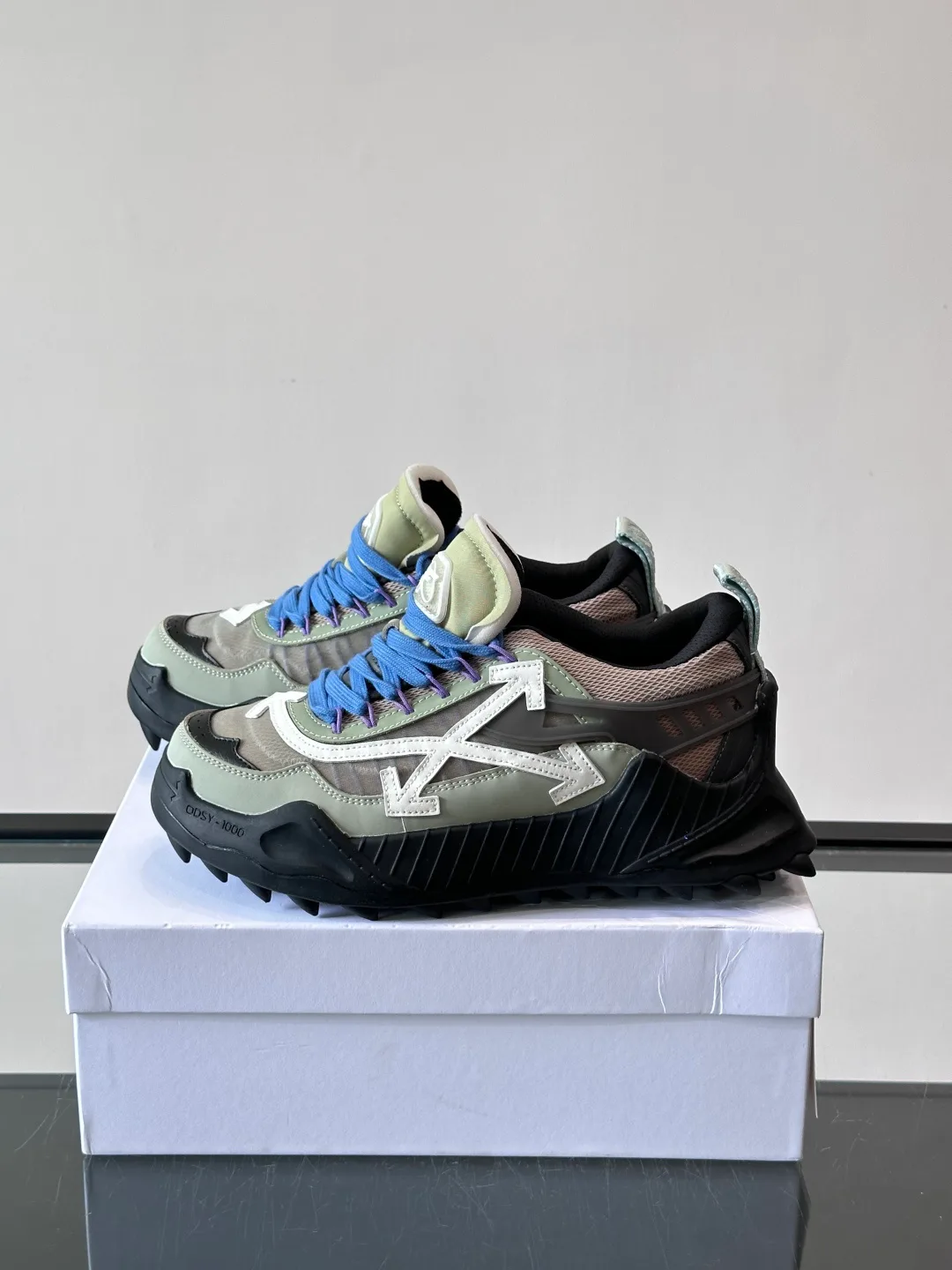 Кроссовки Женские Off-White 17689336