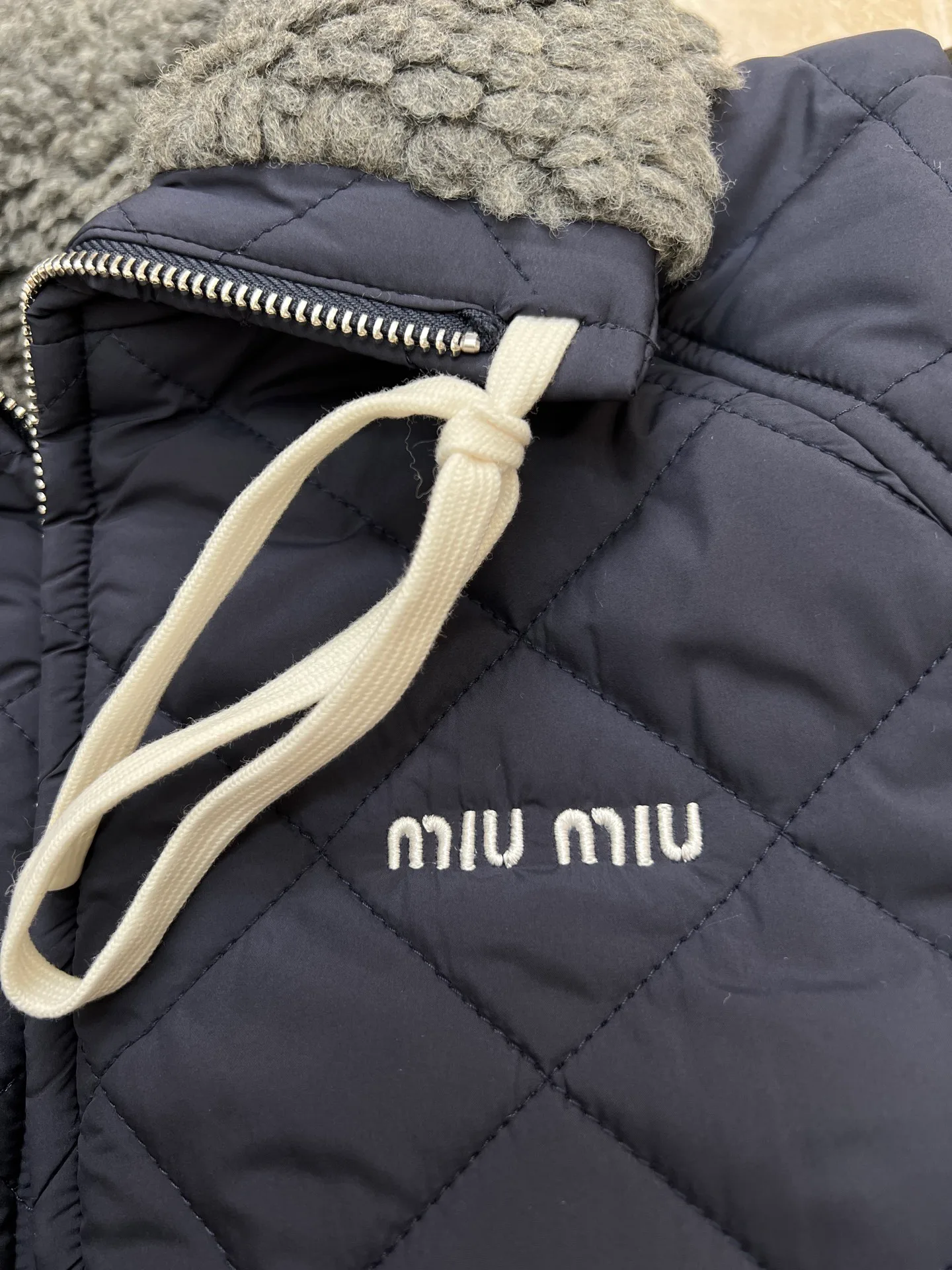 Куртки И Пуховики Женские Miu Miu 18733498
