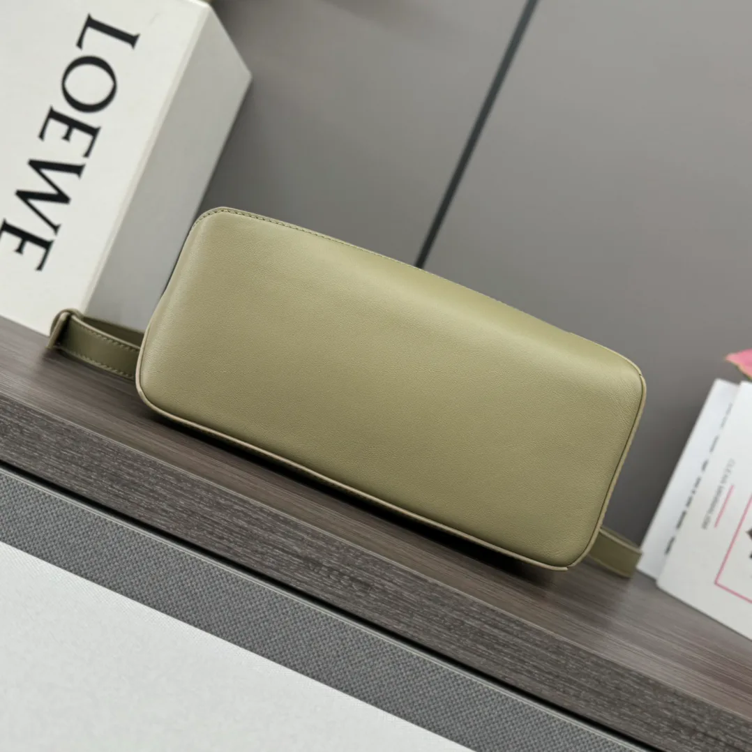 Классические Сумки Женские Loewe 11674664