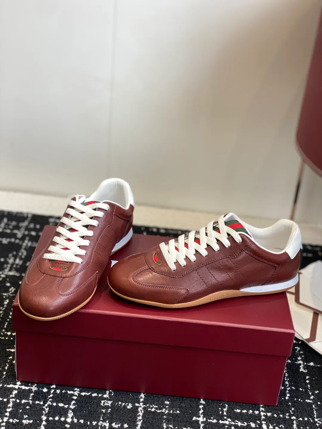 Кроссовки Женские Gucci 11373263