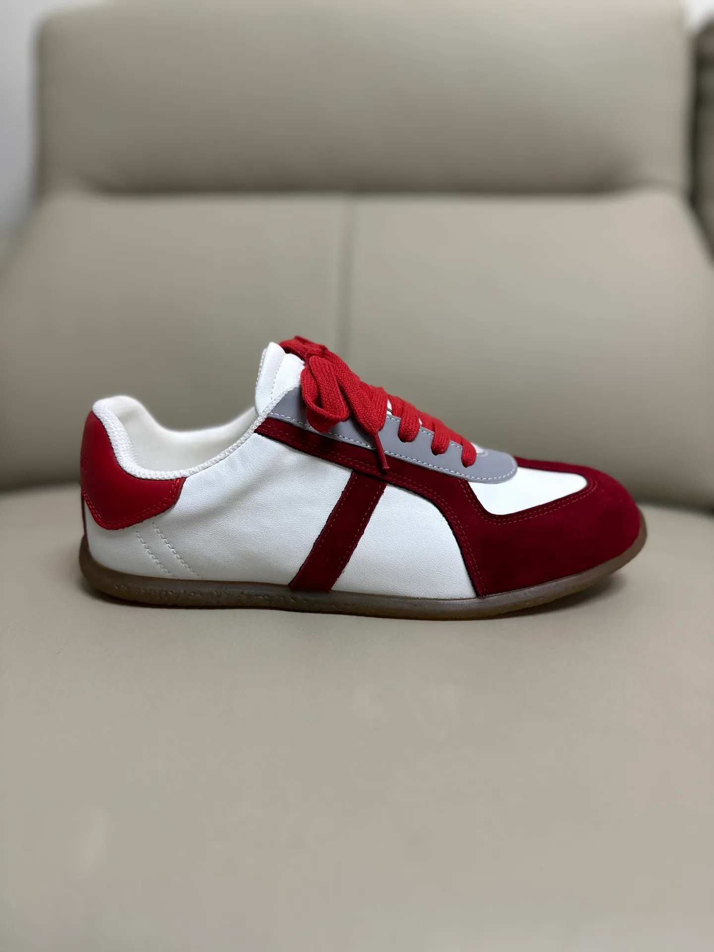 Кроссовки Женские Alexander Mcqueen 18616772