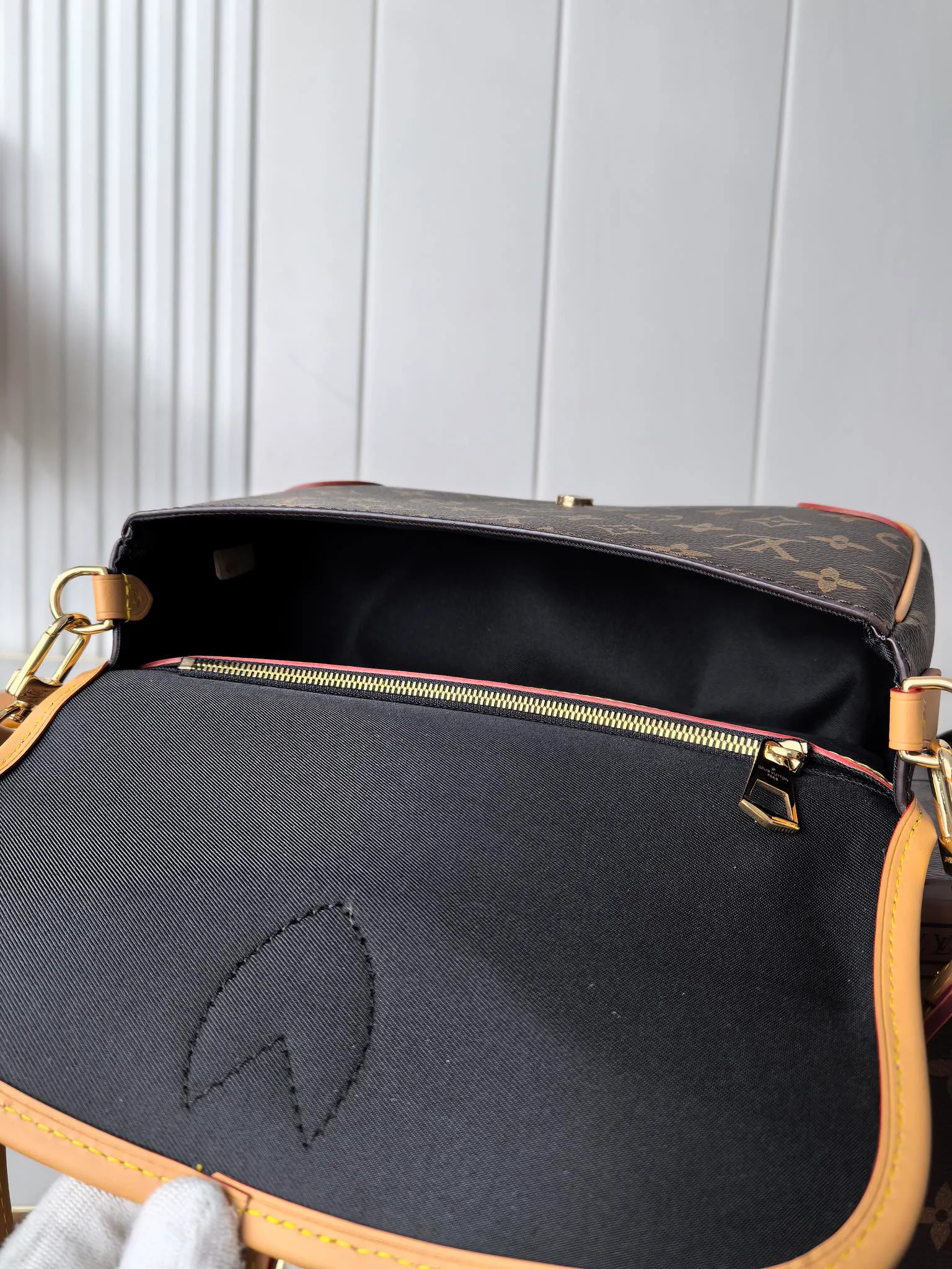Классические Сумки Женские Louis Vuitton 13153272