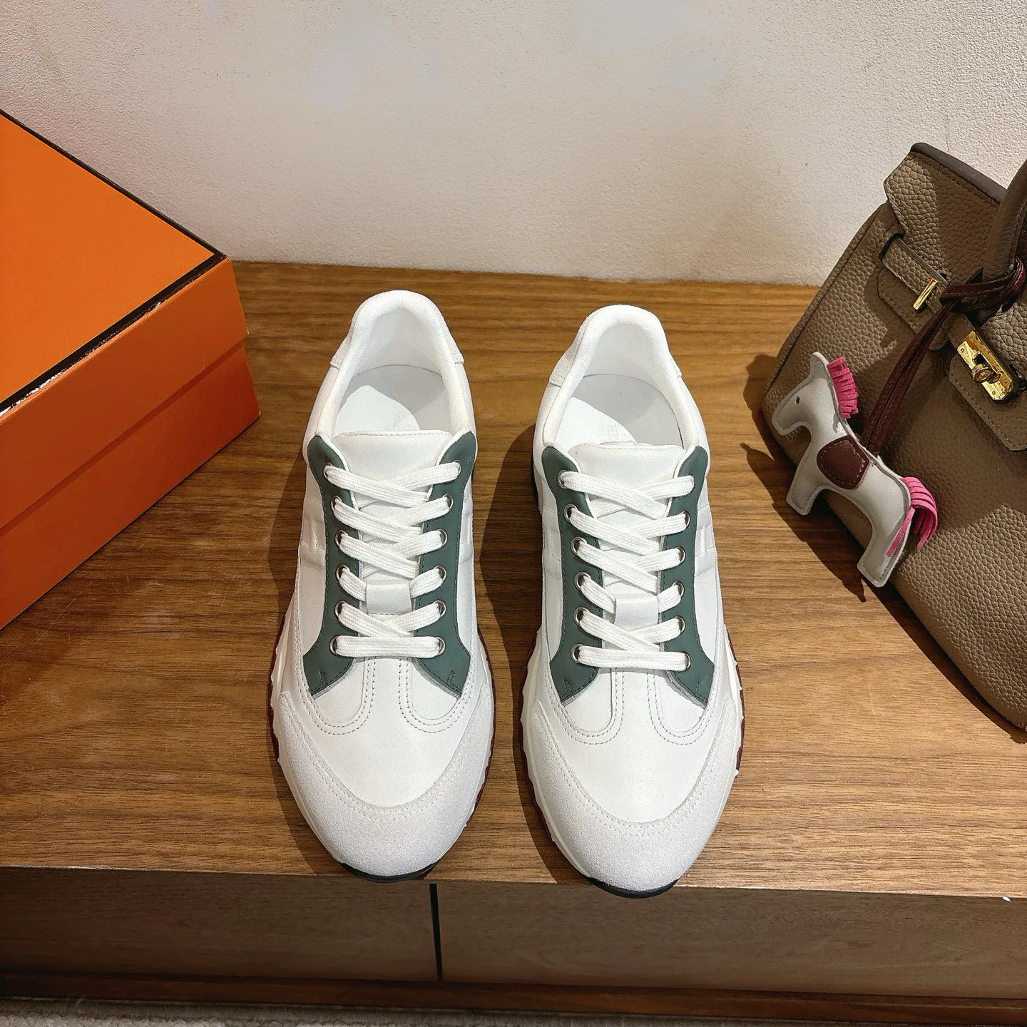 Кроссовки Женские Hermes 10830817