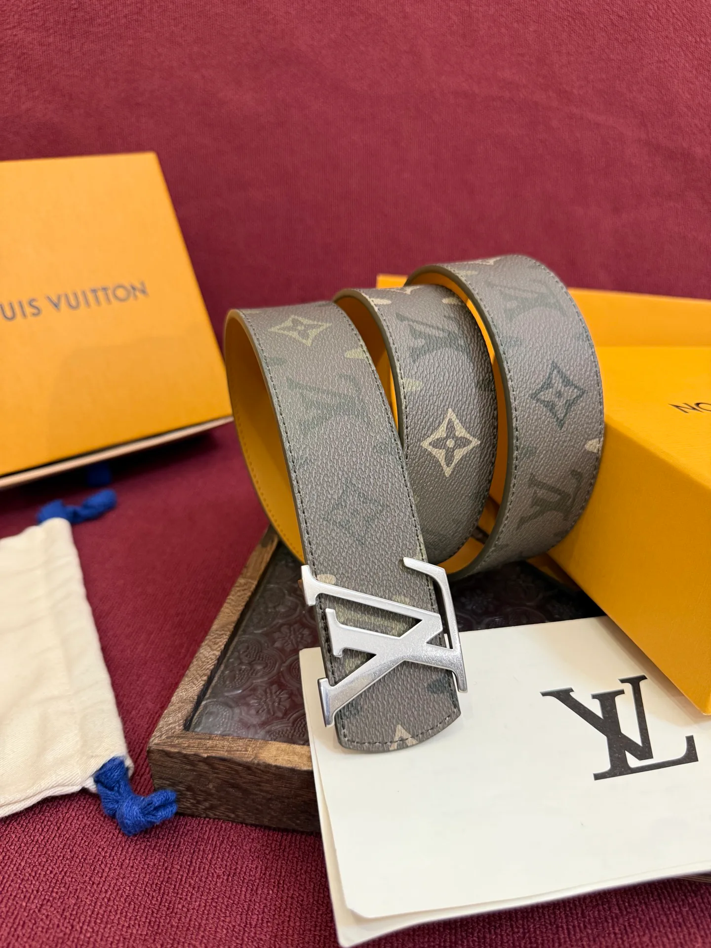 Ремни Louis Vuitton 608152
