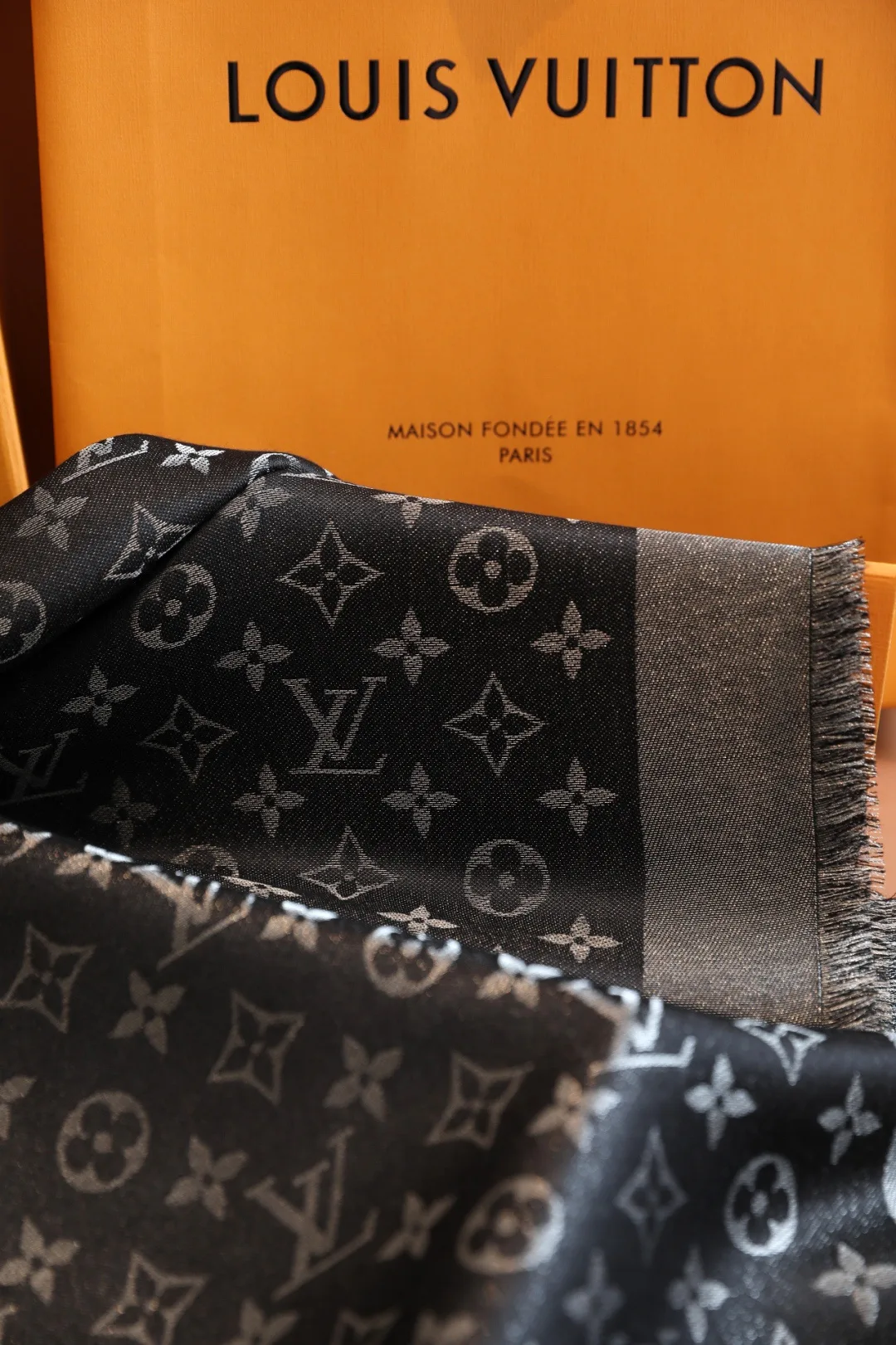 Шарфы Louis Vuitton 370688