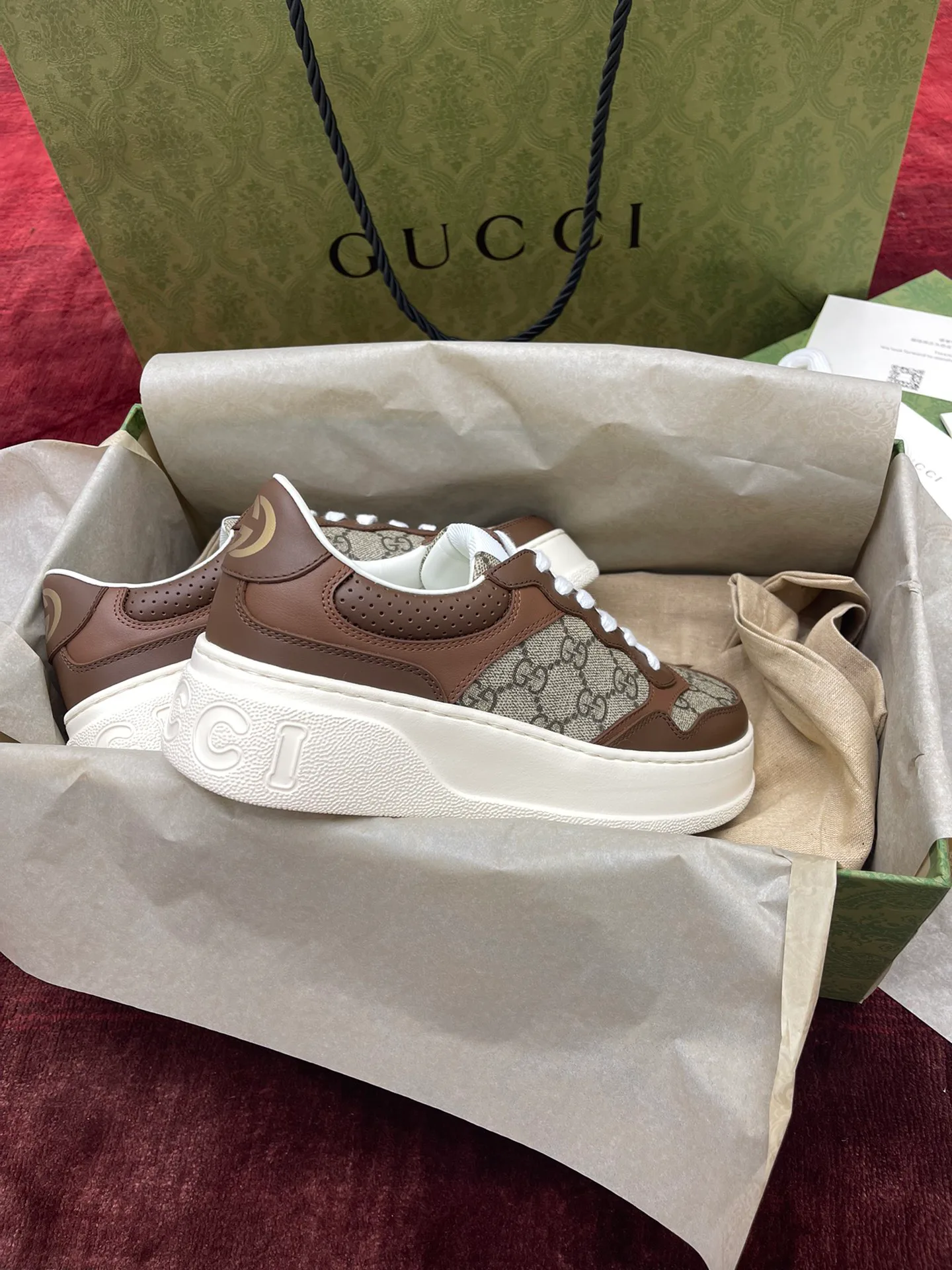 Кроссовки Женские Gucci 18995328
