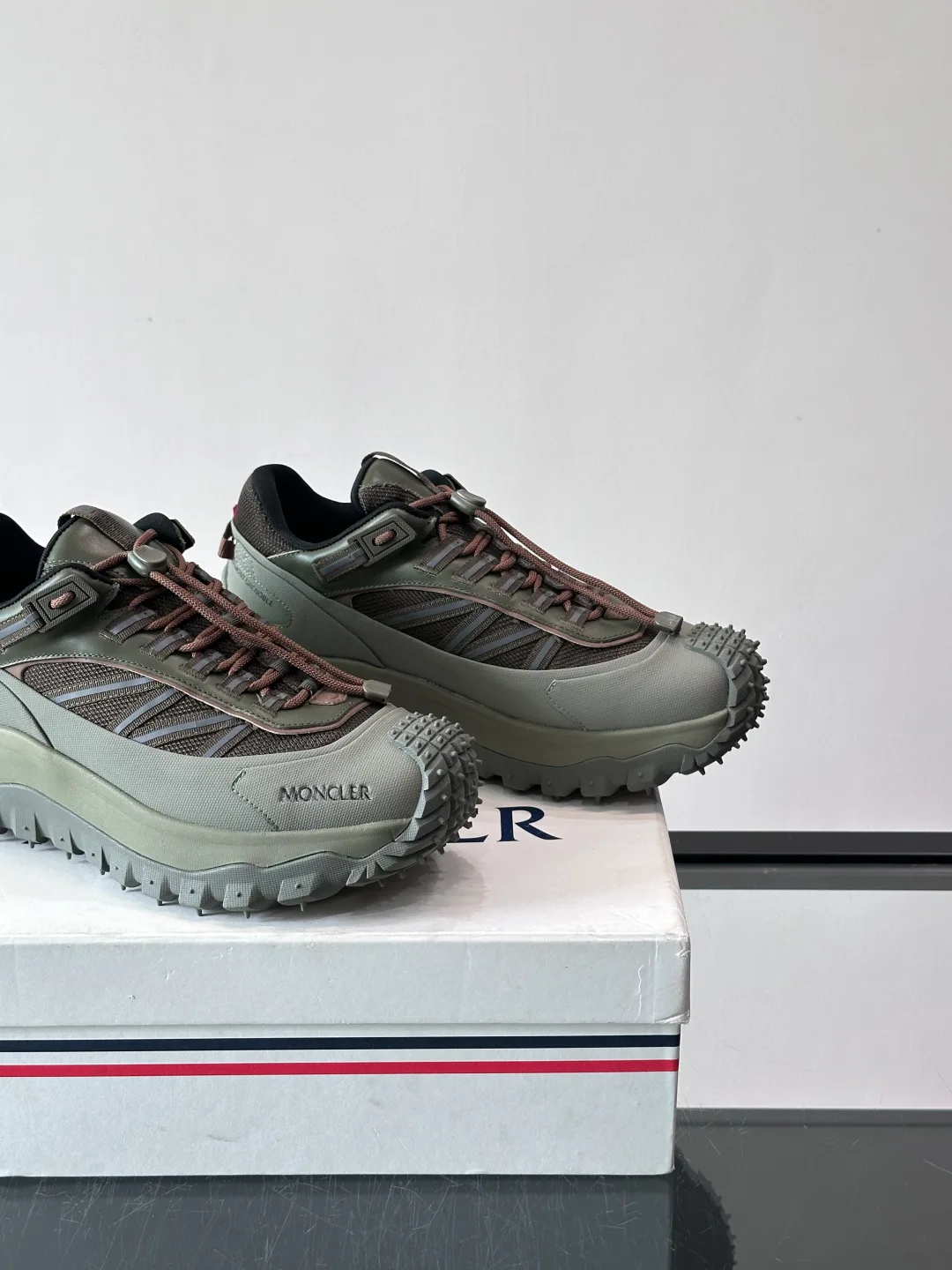 Кроссовки Женские Moncler 1017392