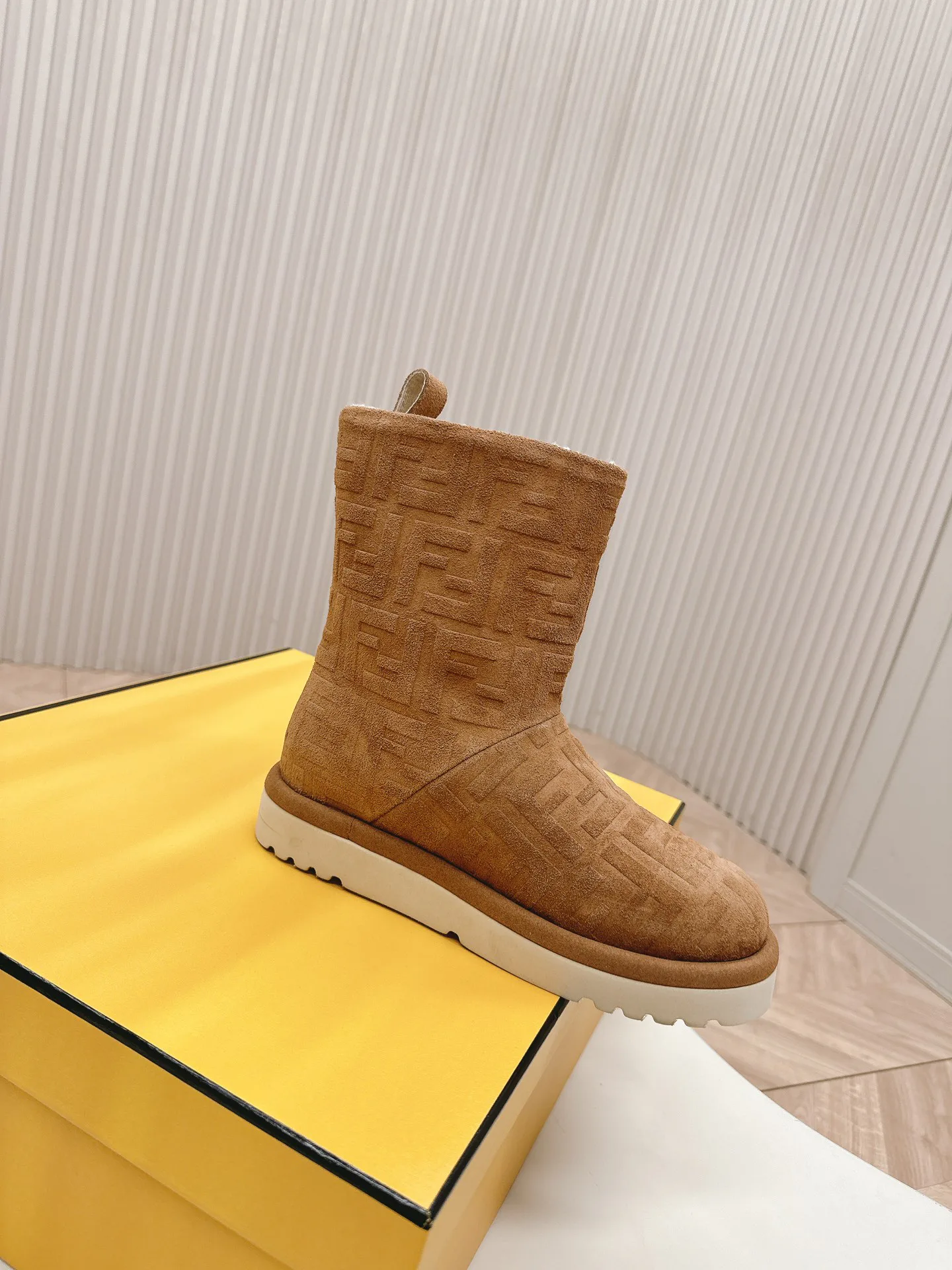 Угги Женские Fendi 18264063
