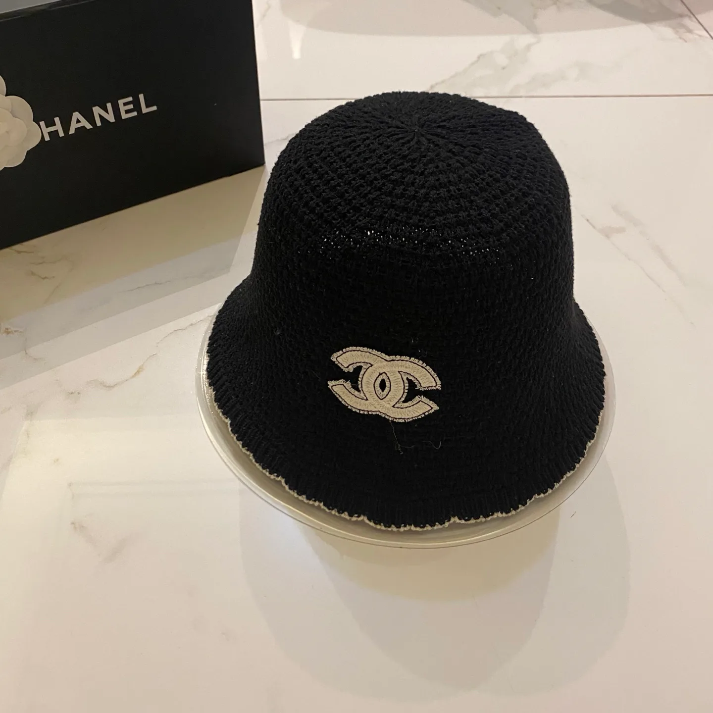 Головные Уборы Chanel 17498307