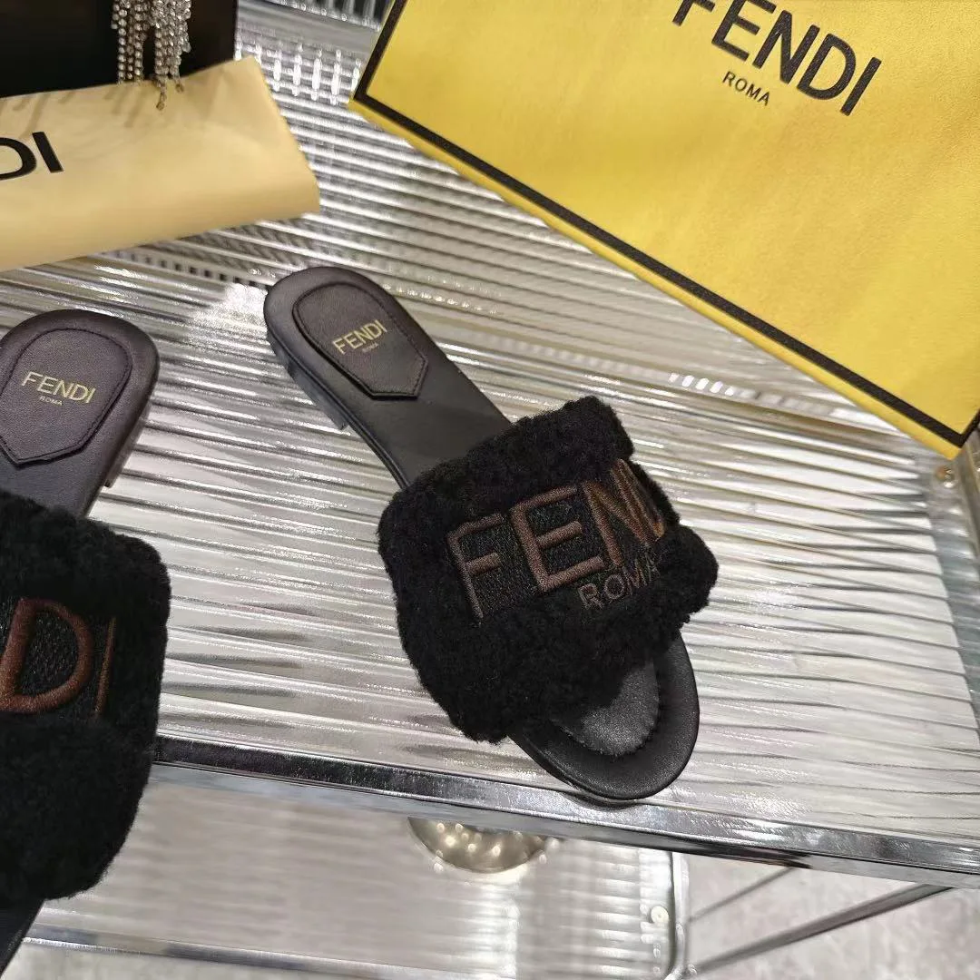 Шлепанцы Женские Fendi 195840