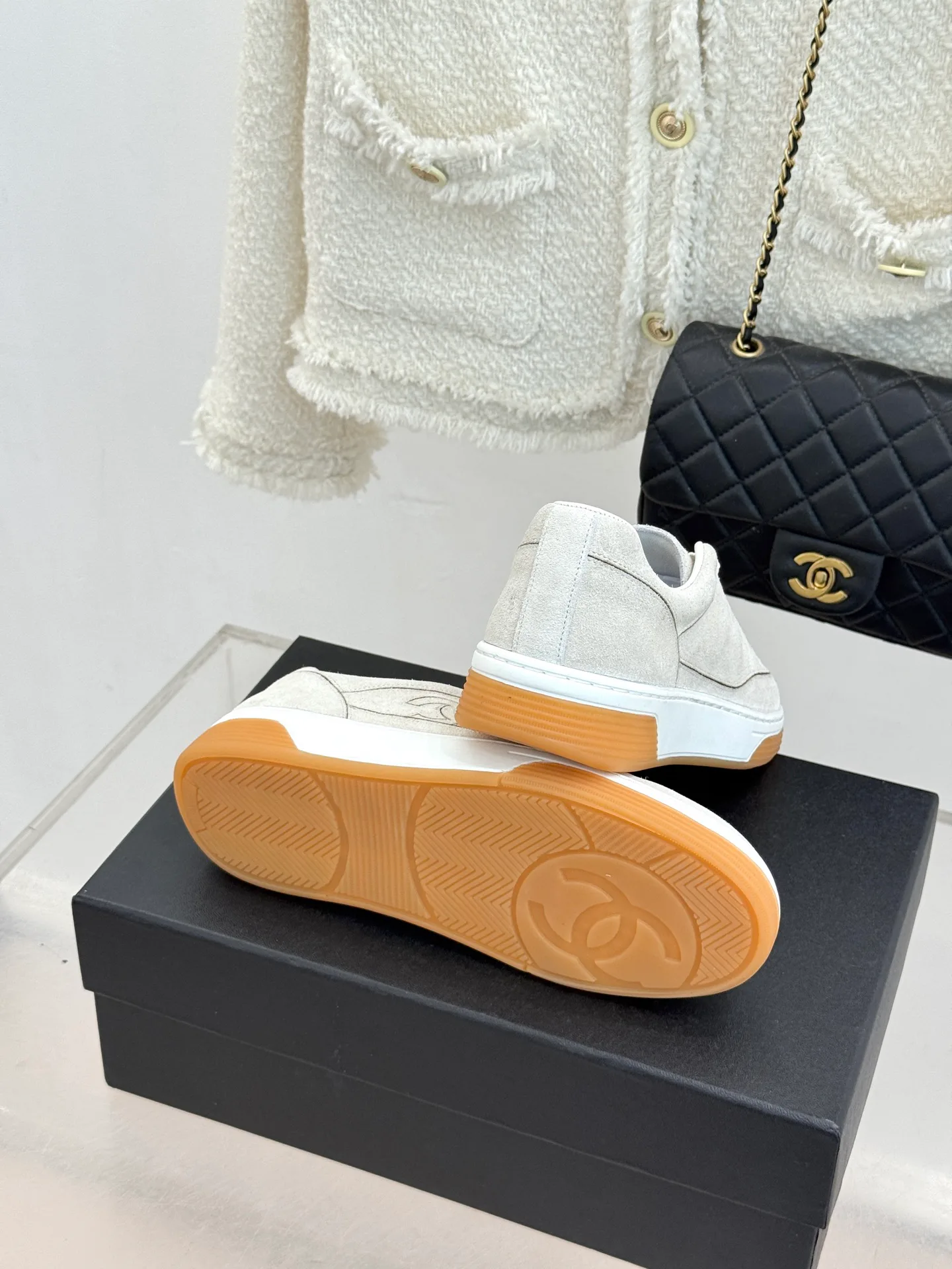 Кроссовки Женские Chanel 18154785