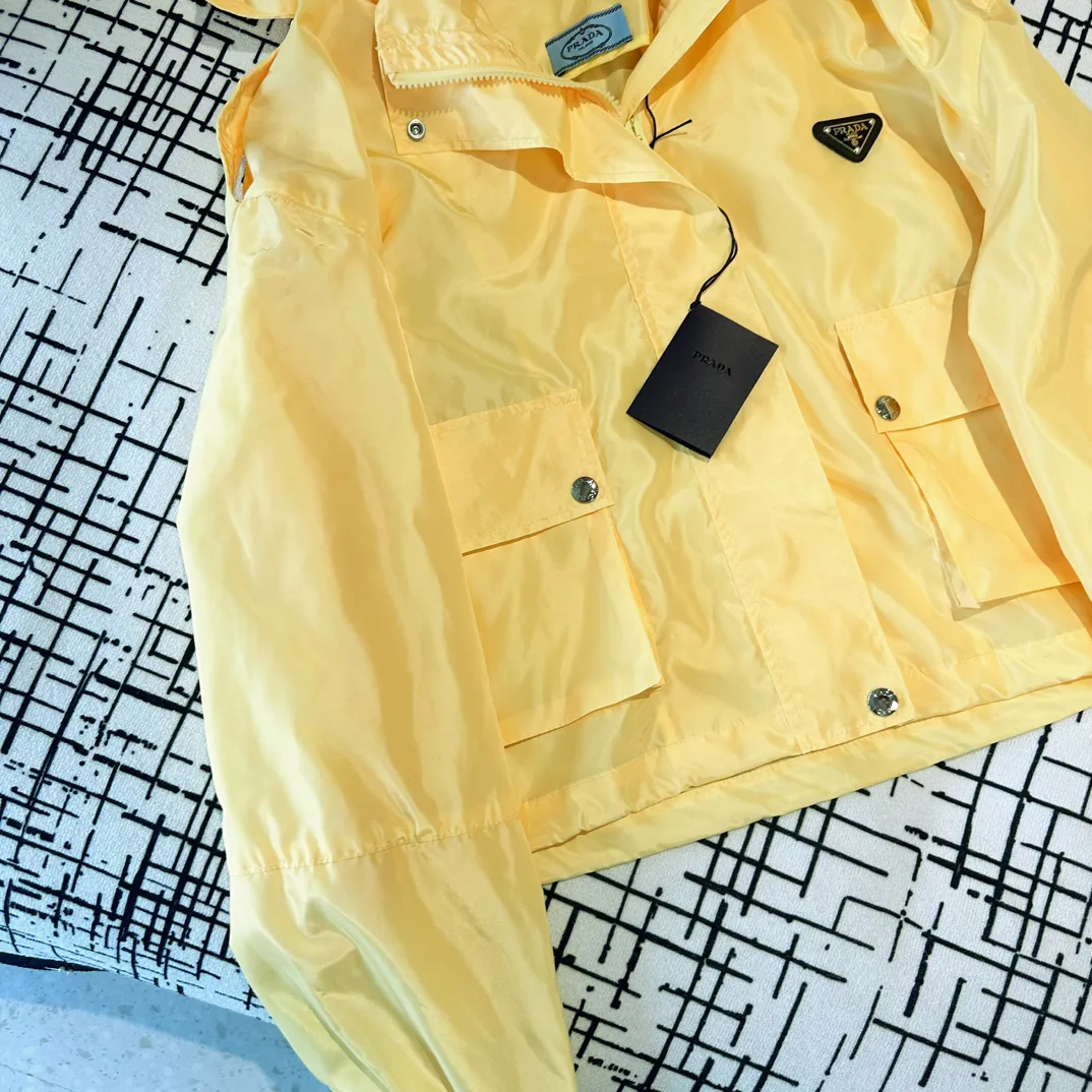 Куртки И Пуховики Женские Prada 28199