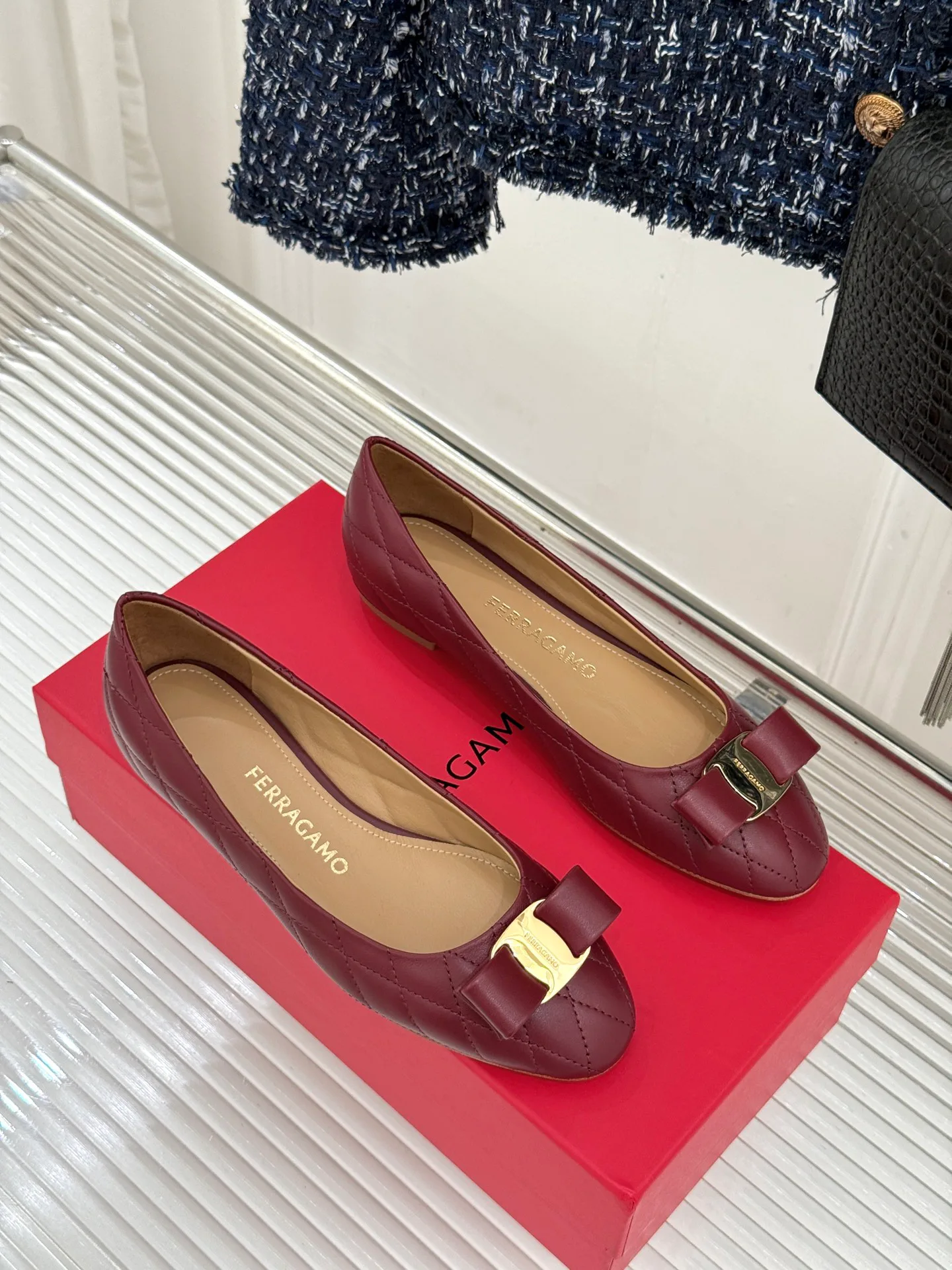 Туфли Женские Salvatore Ferragamo 18737650