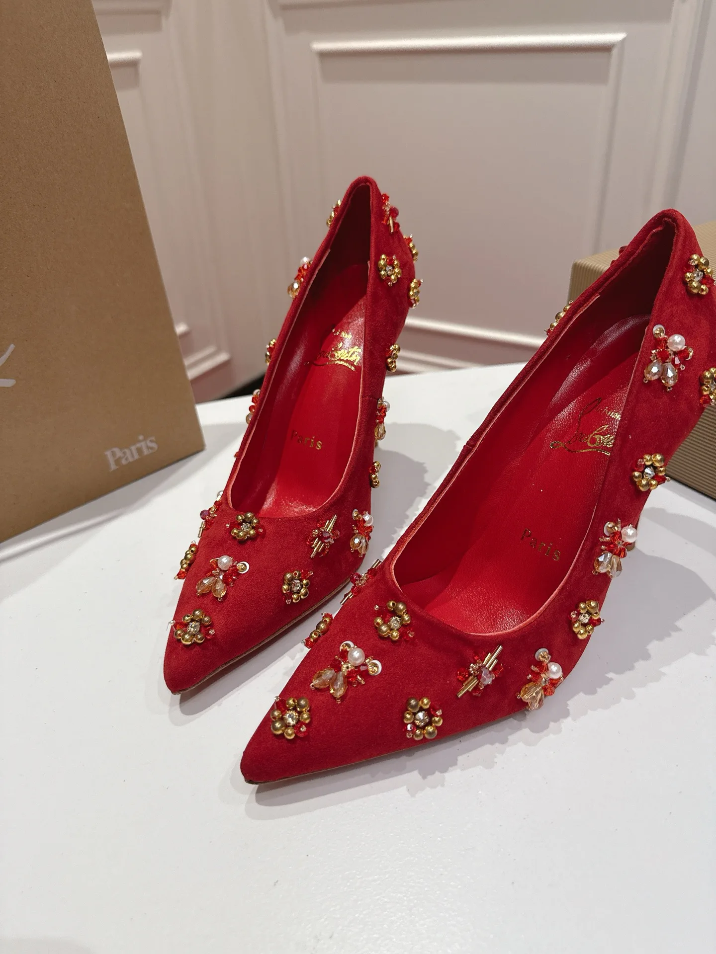 Туфли Женские Christian Louboutin 17057835