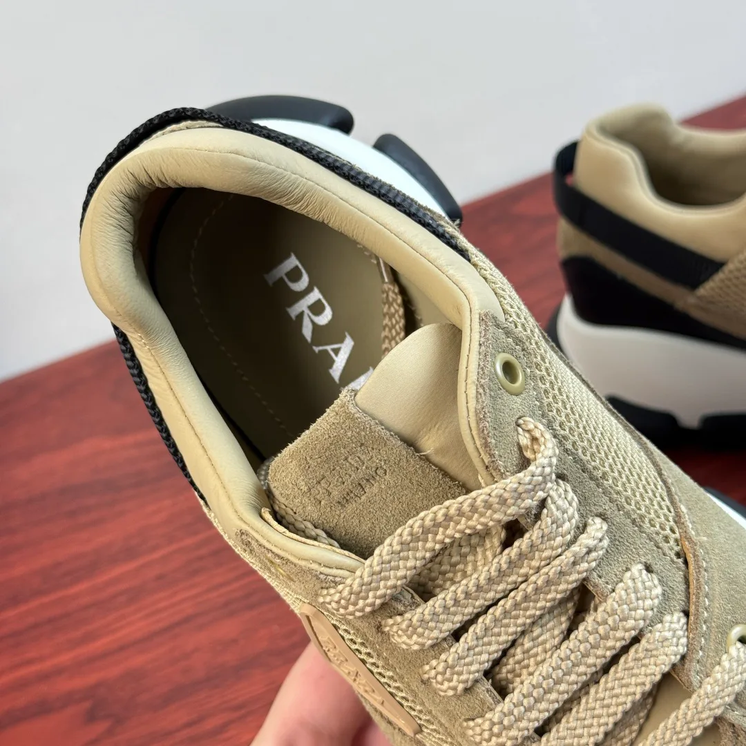 Кроссовки Женские Prada 17763667