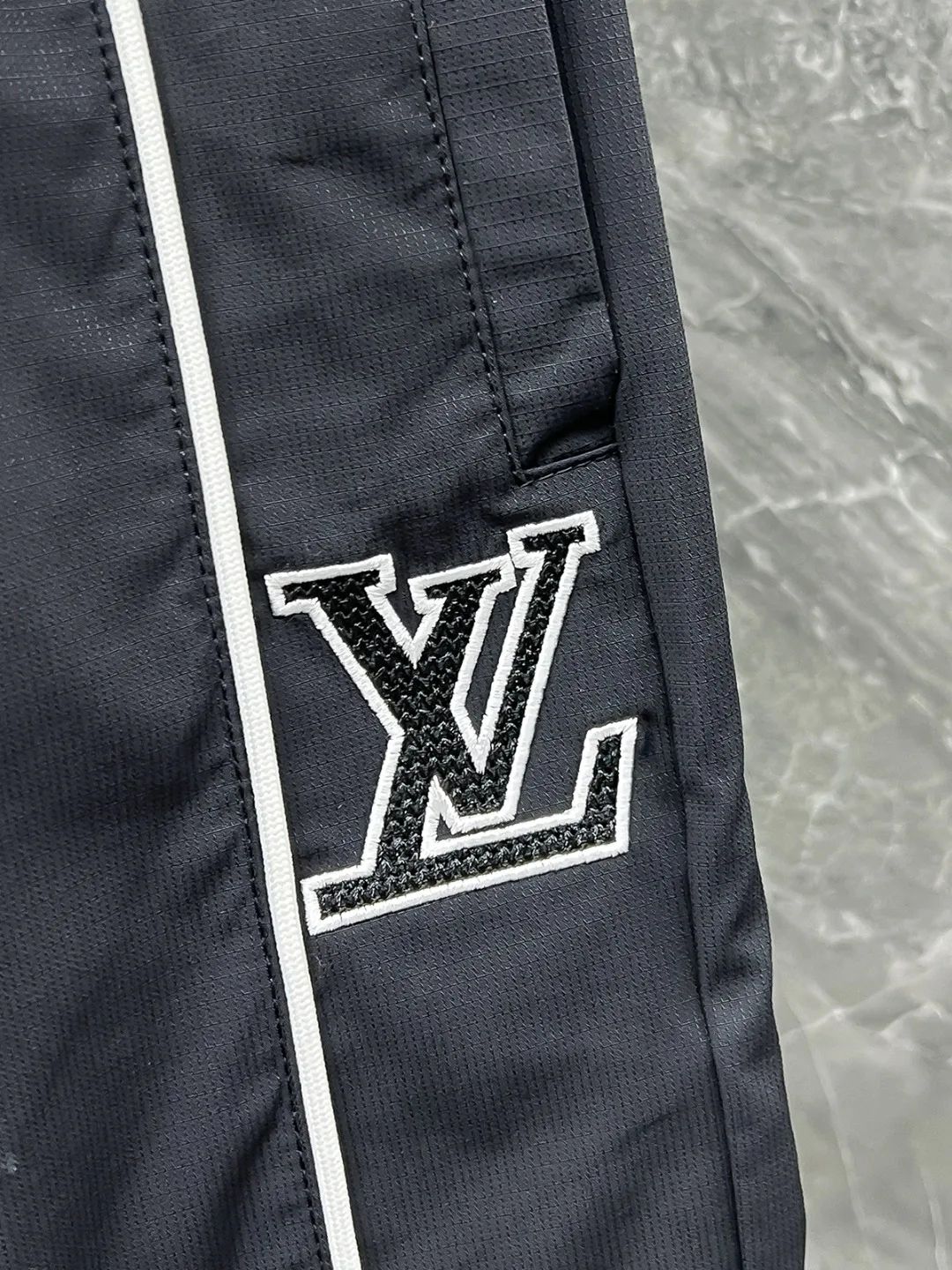 Брюки Мужские Louis Vuitton 16914953