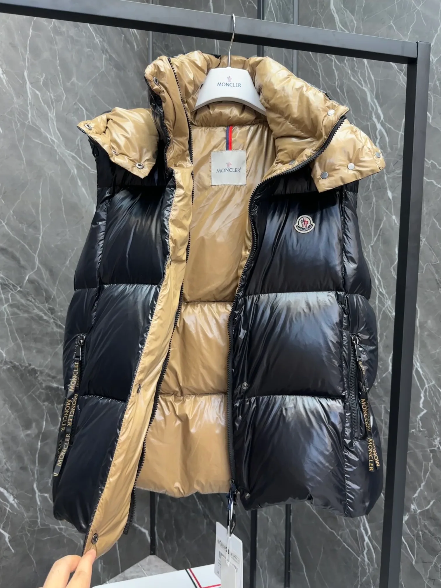 Жилеты Женские Moncler 19204231