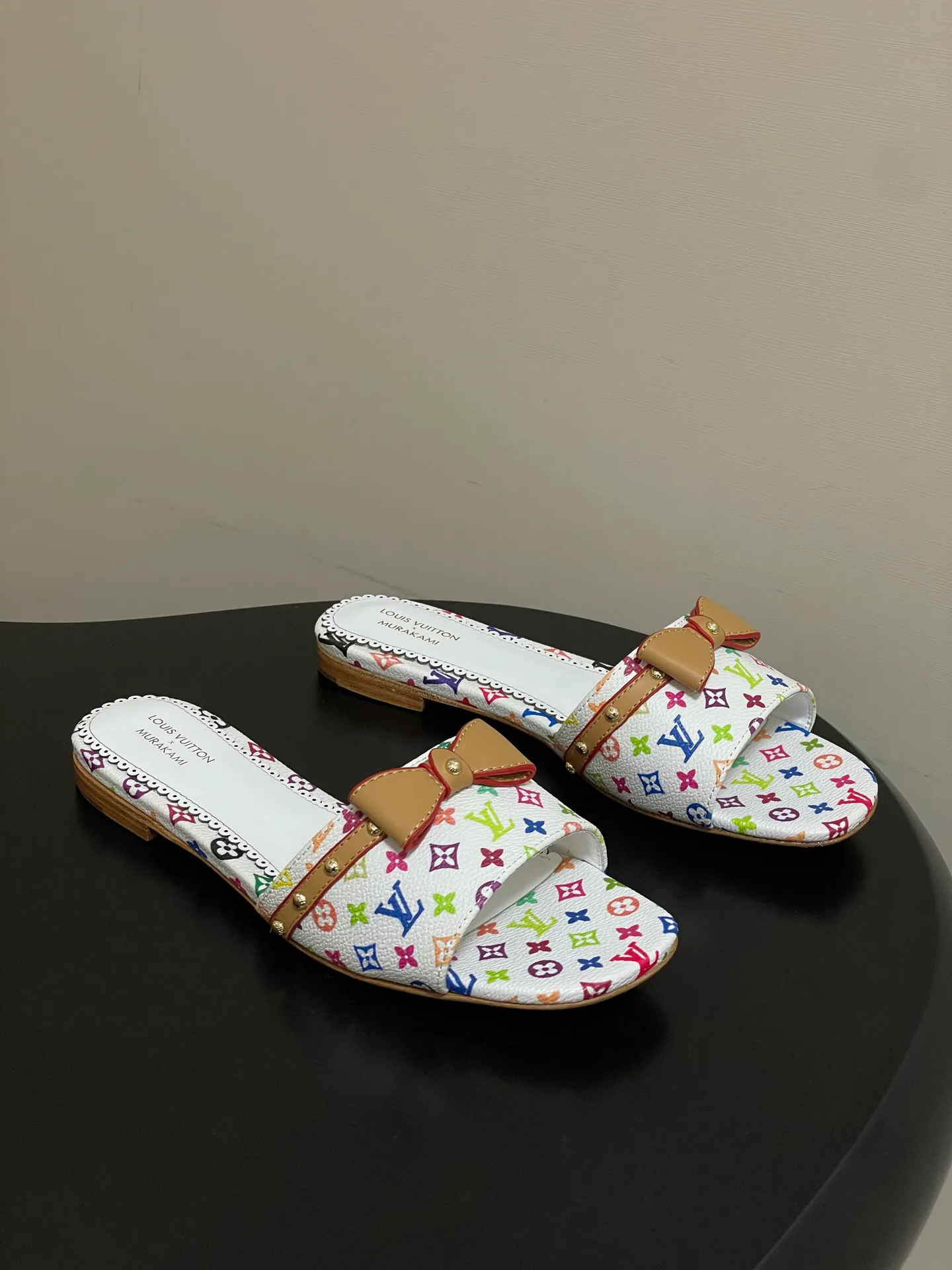Шлепанцы Женские Louis Vuitton 3361689