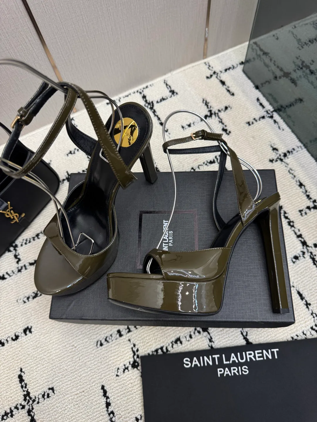 Босоножки Женские Saint Laurent 18049021