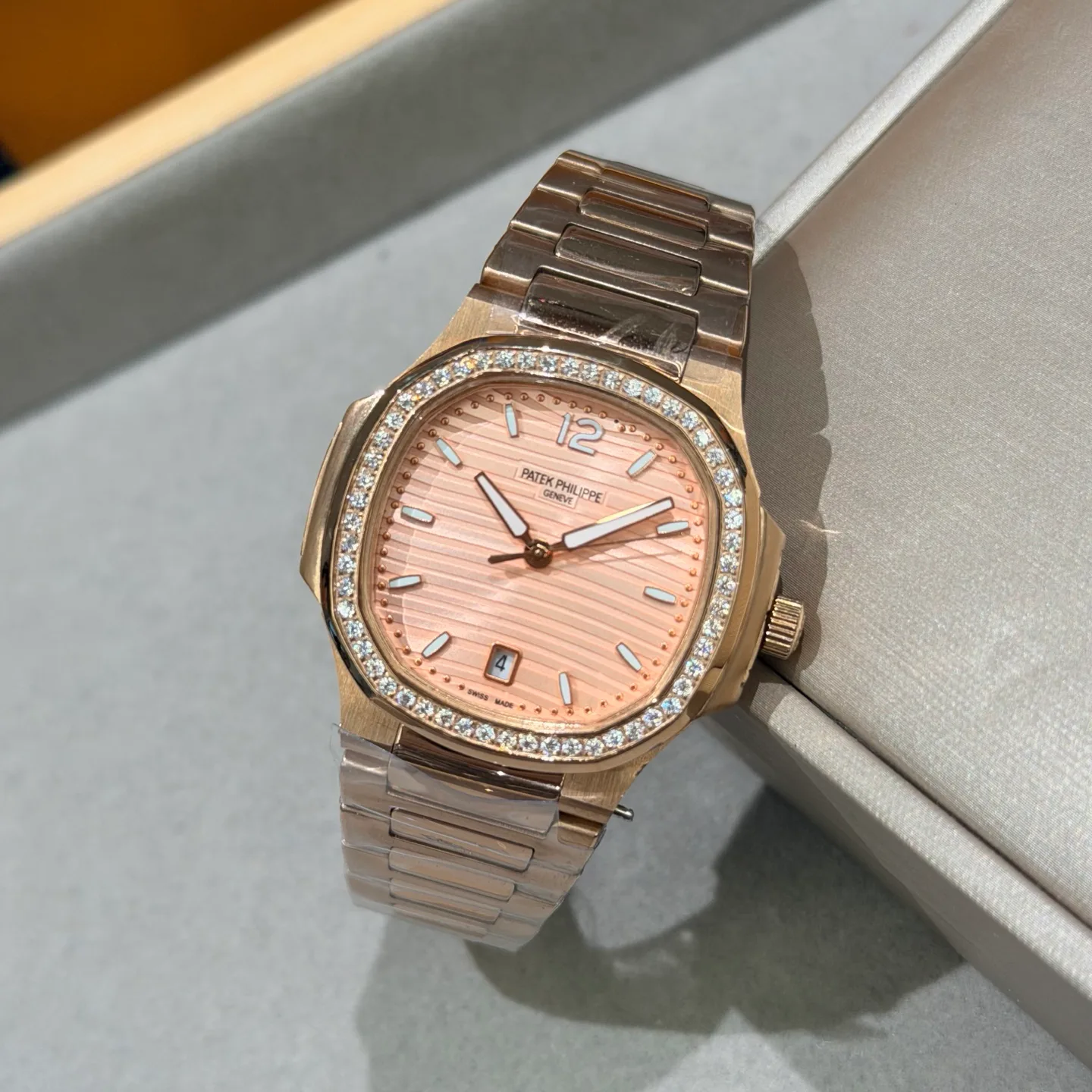 Часы Женские Patek Philippe 18362044