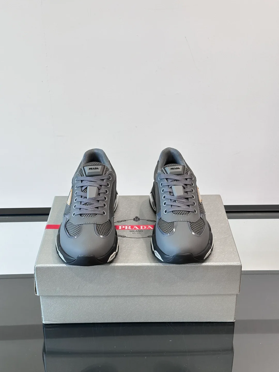 Кроссовки Женские Prada 18564276
