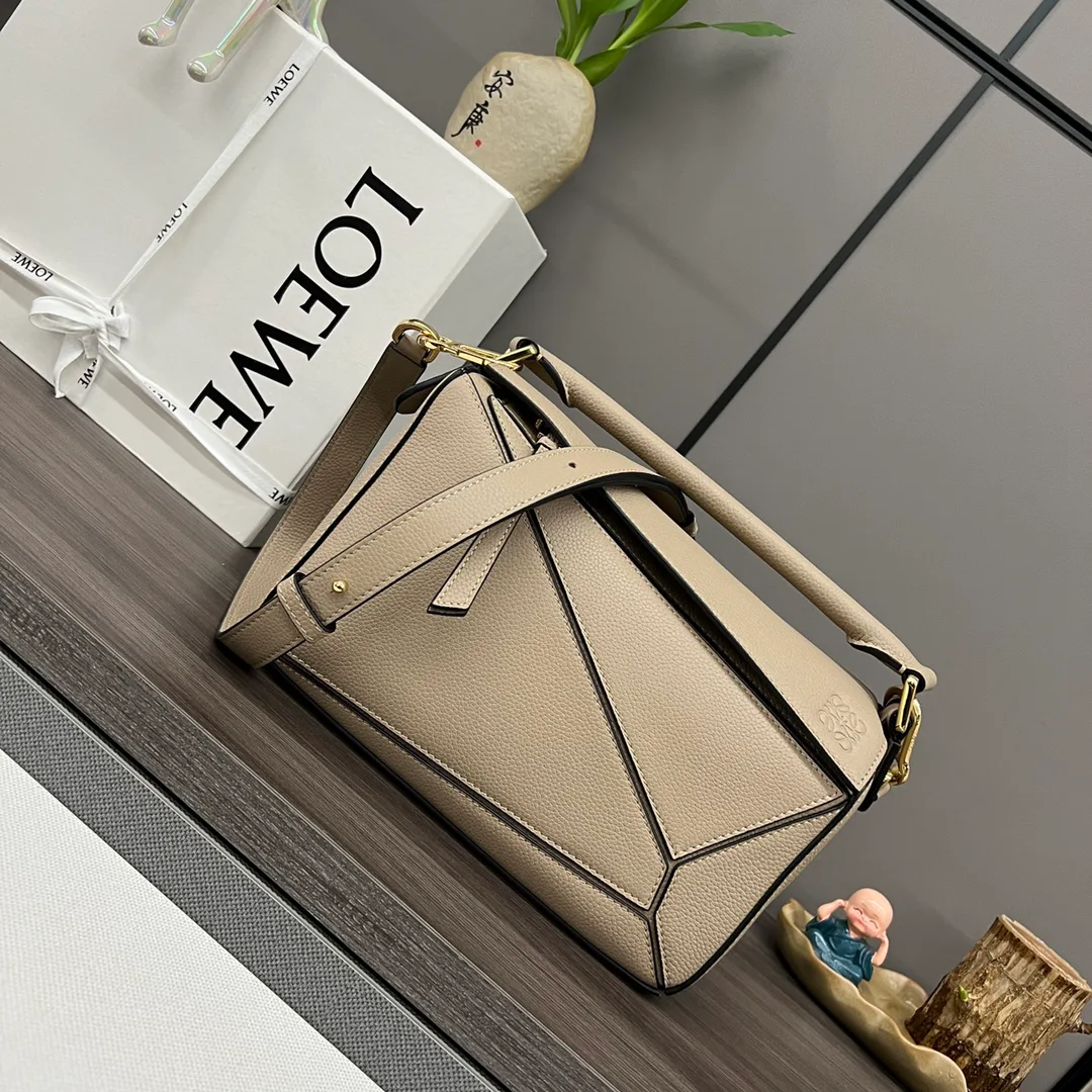 Классические Сумки Женские Loewe 11513610