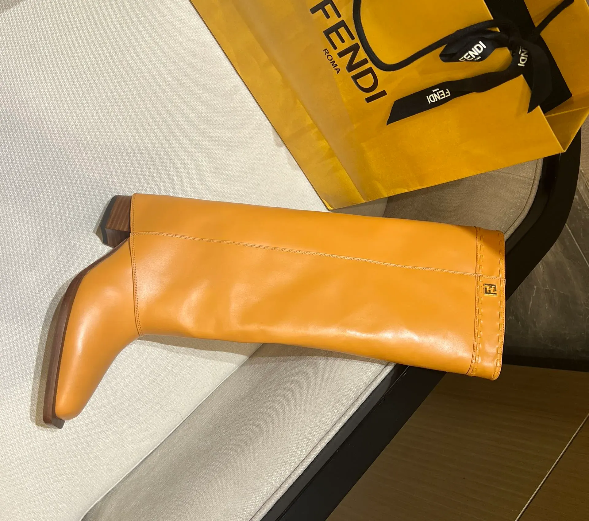 Сапоги Женские Salvatore Ferragamo 97247