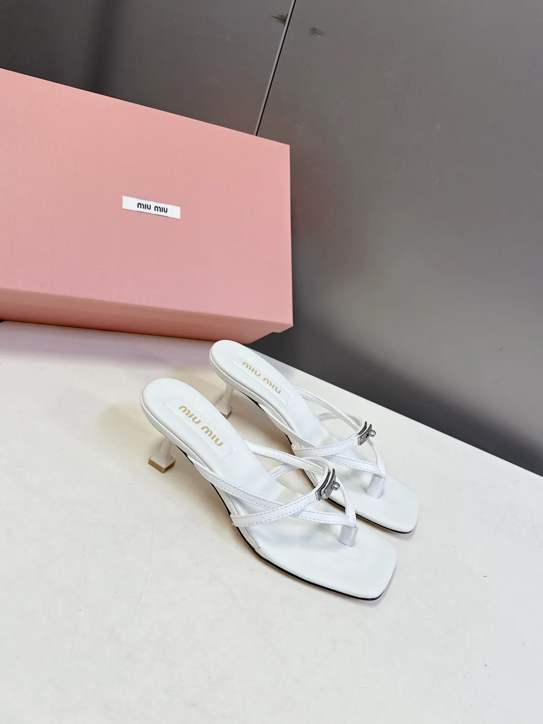 Босоножки Женские Miu Miu 1895102