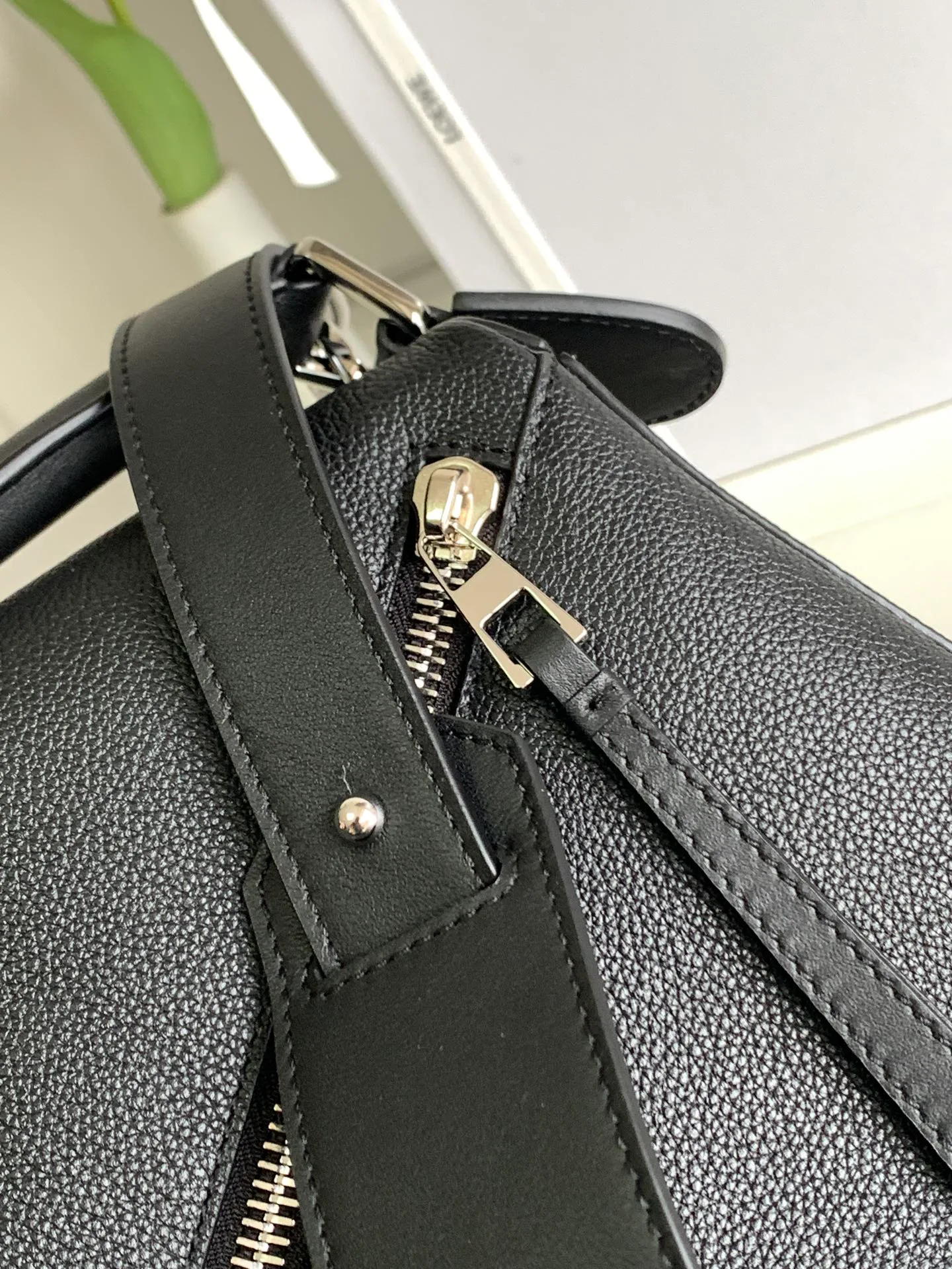 Классические Сумки Женские Loewe 18030356