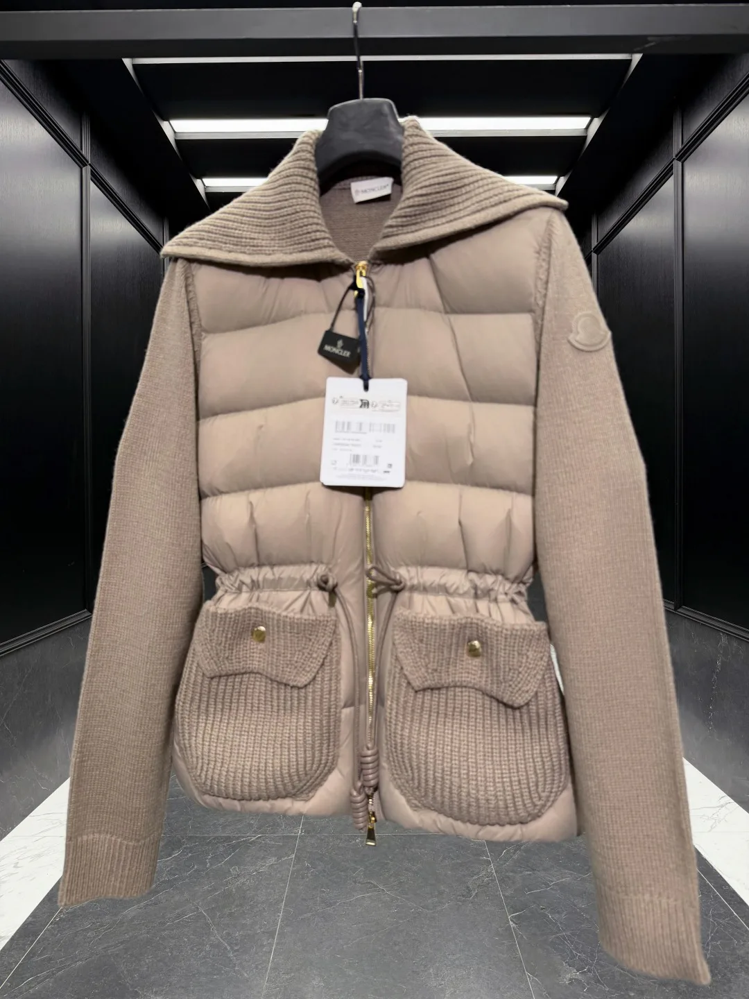 Куртки И Пуховики Женские Moncler 18927177