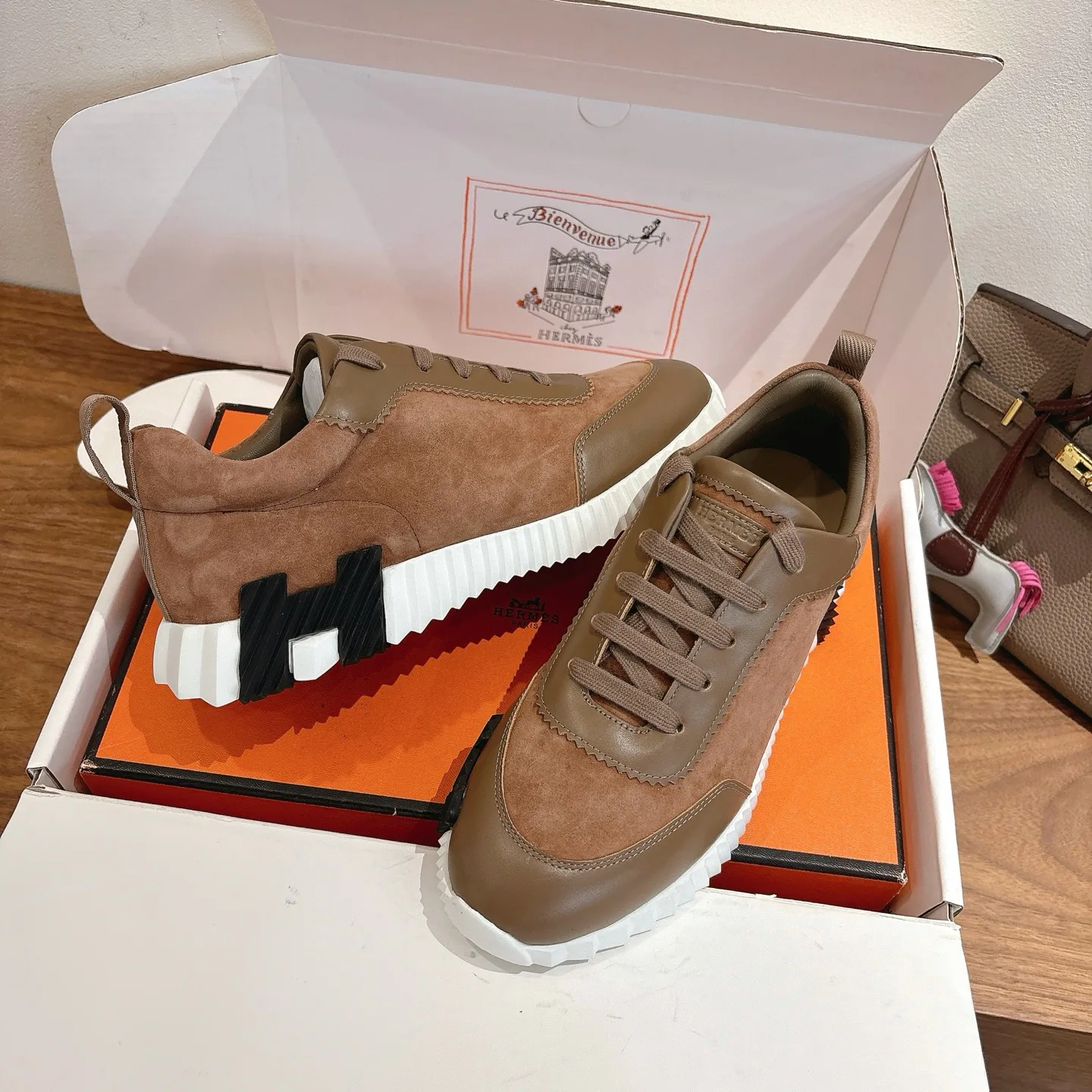 Кроссовки Женские Hermes 256110