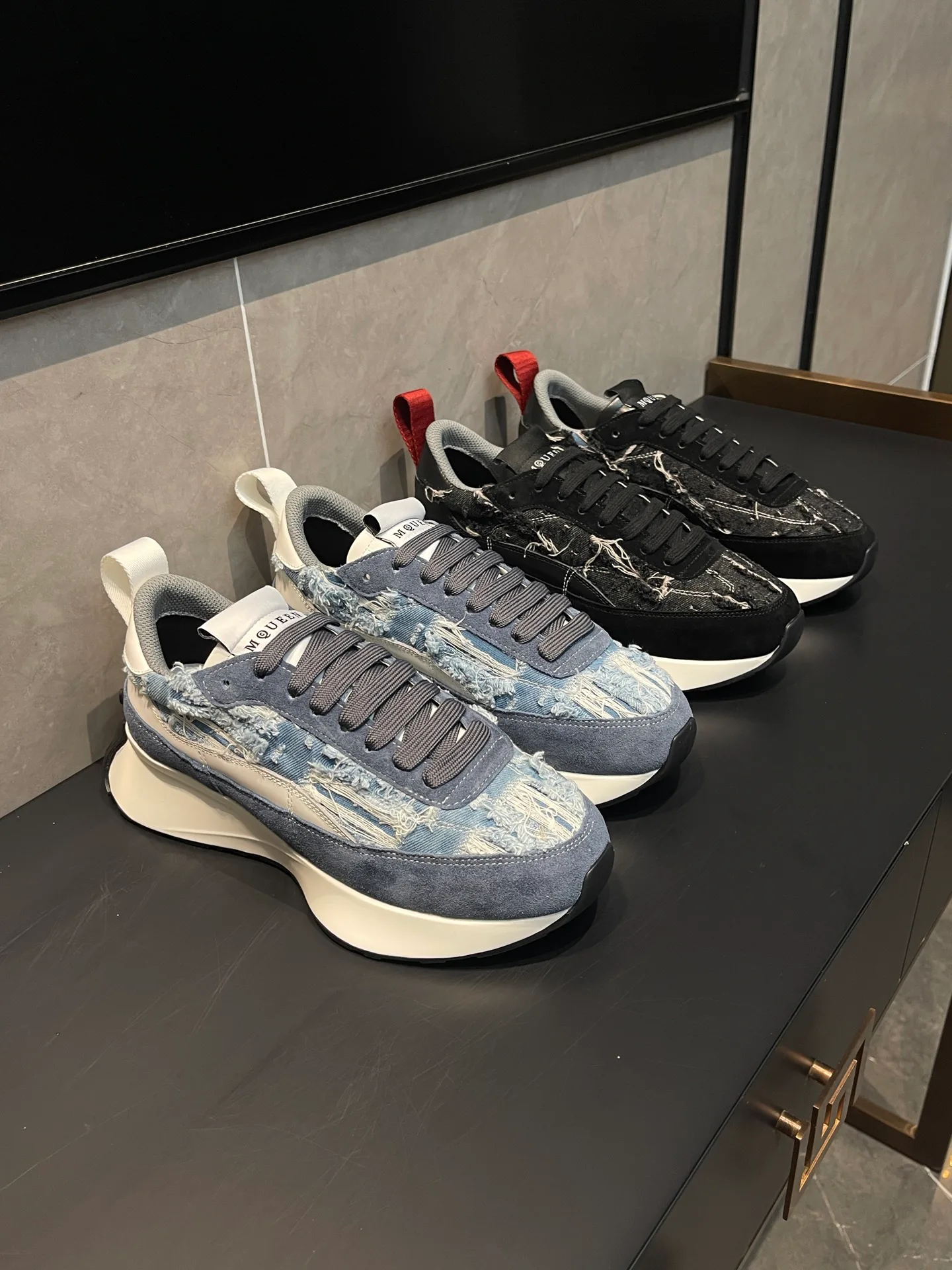 Кроссовки Женские Alexander Mcqueen 18363931