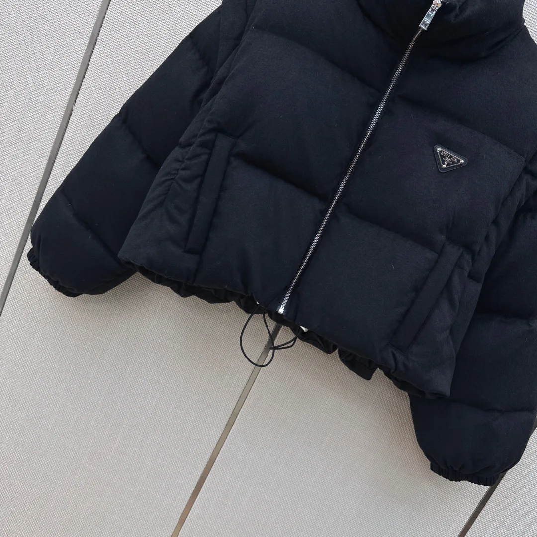 Куртки И Пуховики Женские Prada 18882457