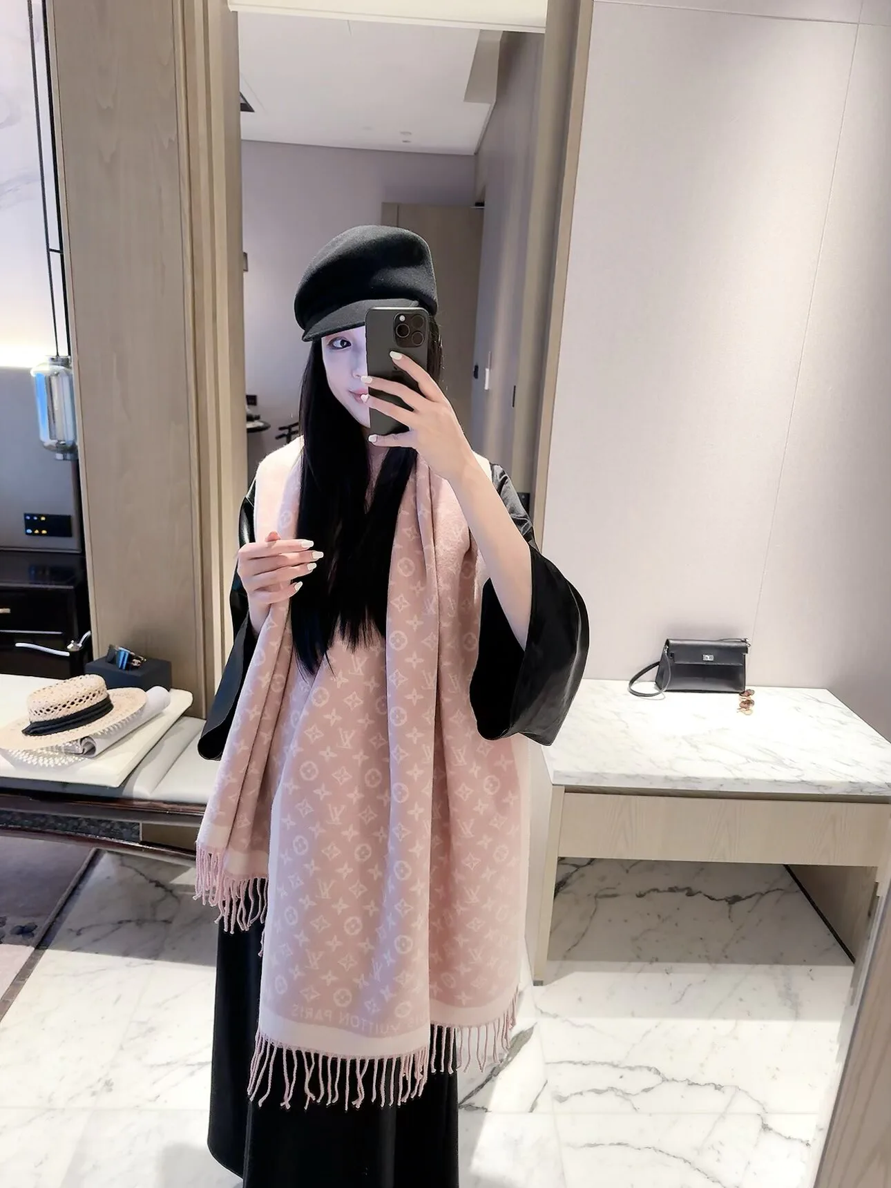 Шарфы Louis Vuitton 18322550