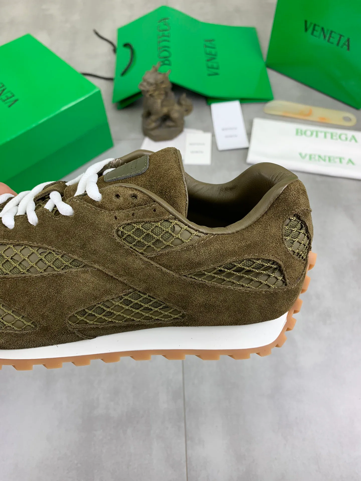 Кроссовки Женские Bottega Veneta 18365184