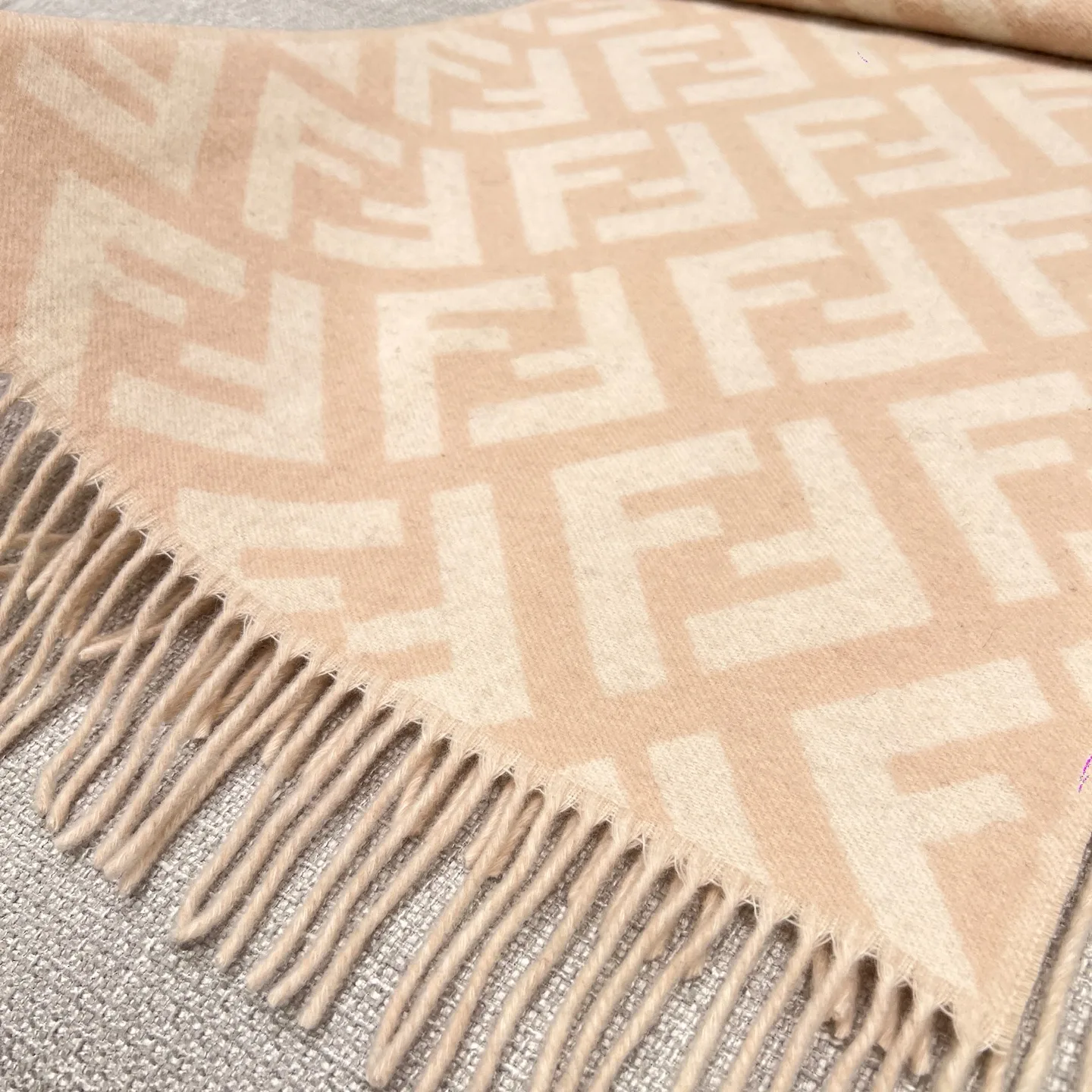 Шарфы Fendi 1628431