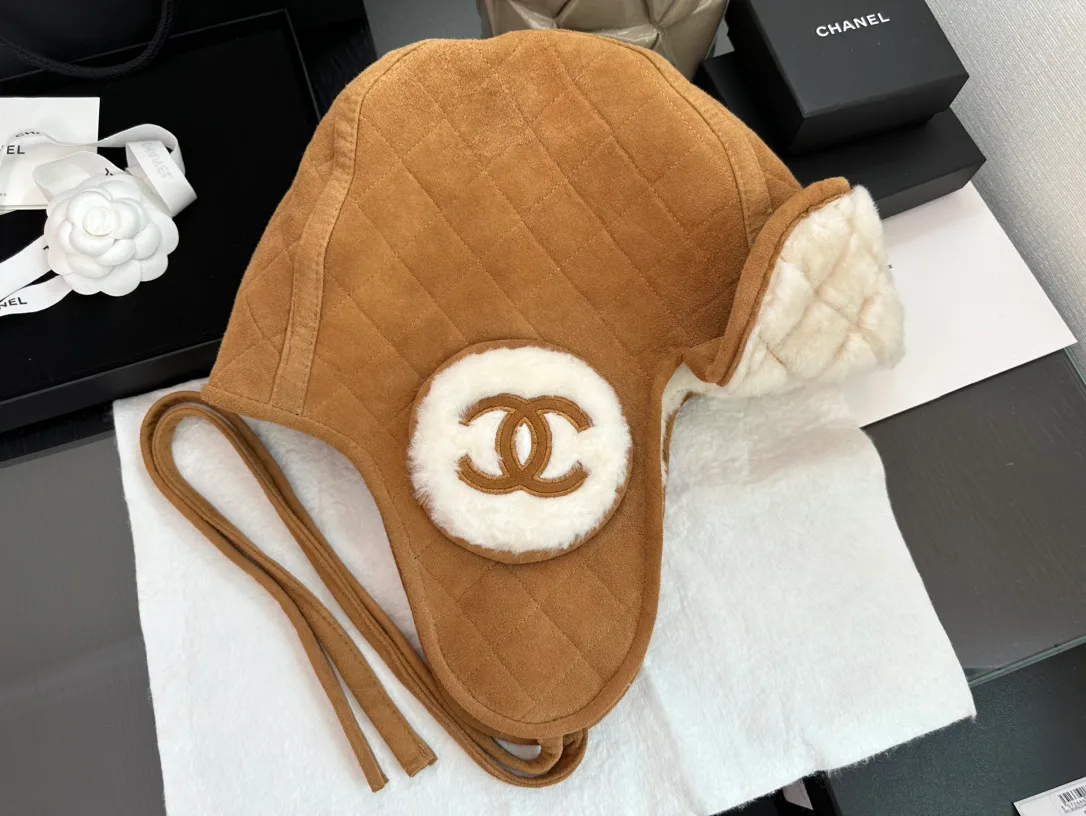 Головные Уборы Chanel 18347658