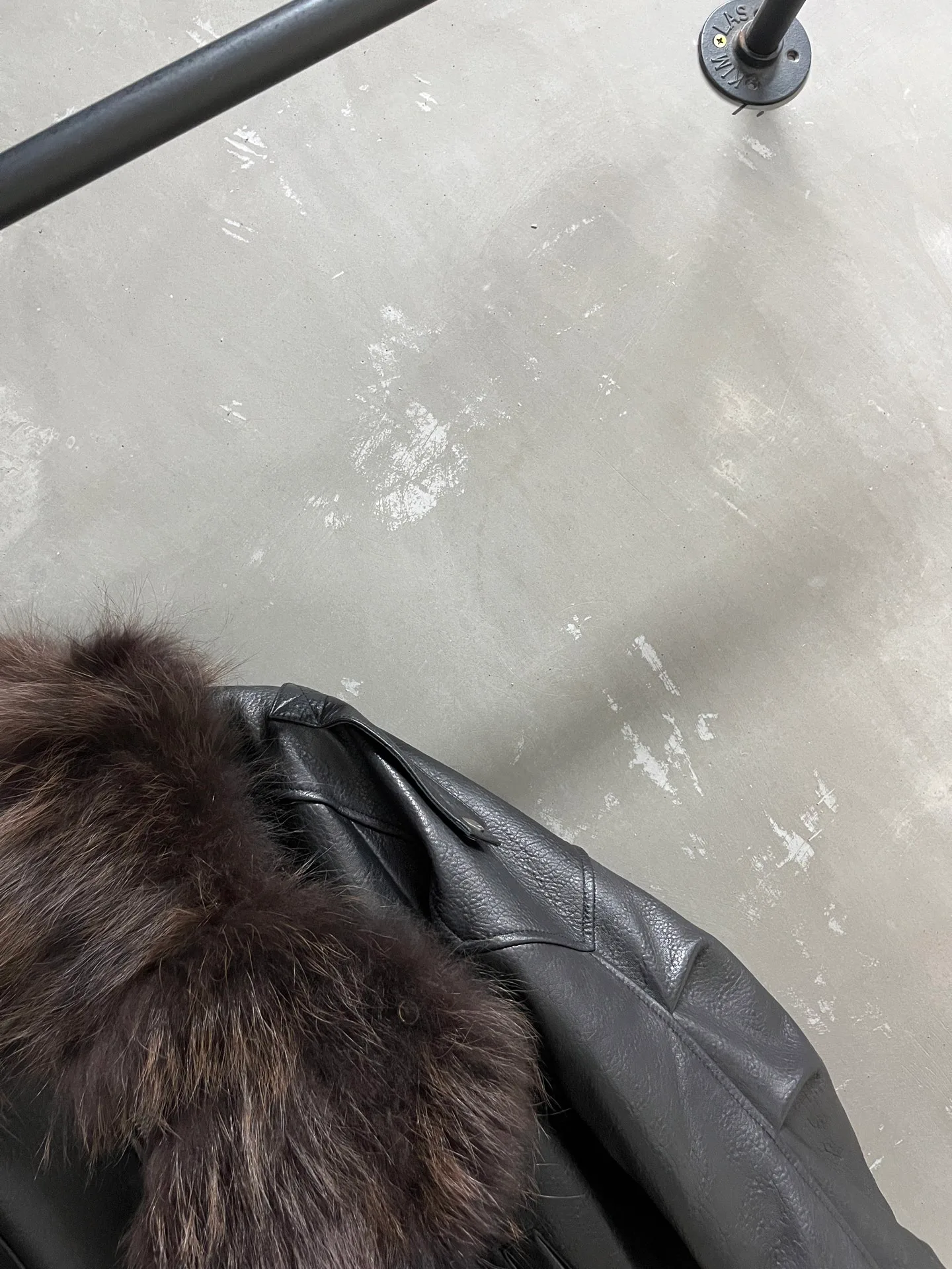 Кожаные Куртки И Дублёнки Женские Saint Laurent 18630174