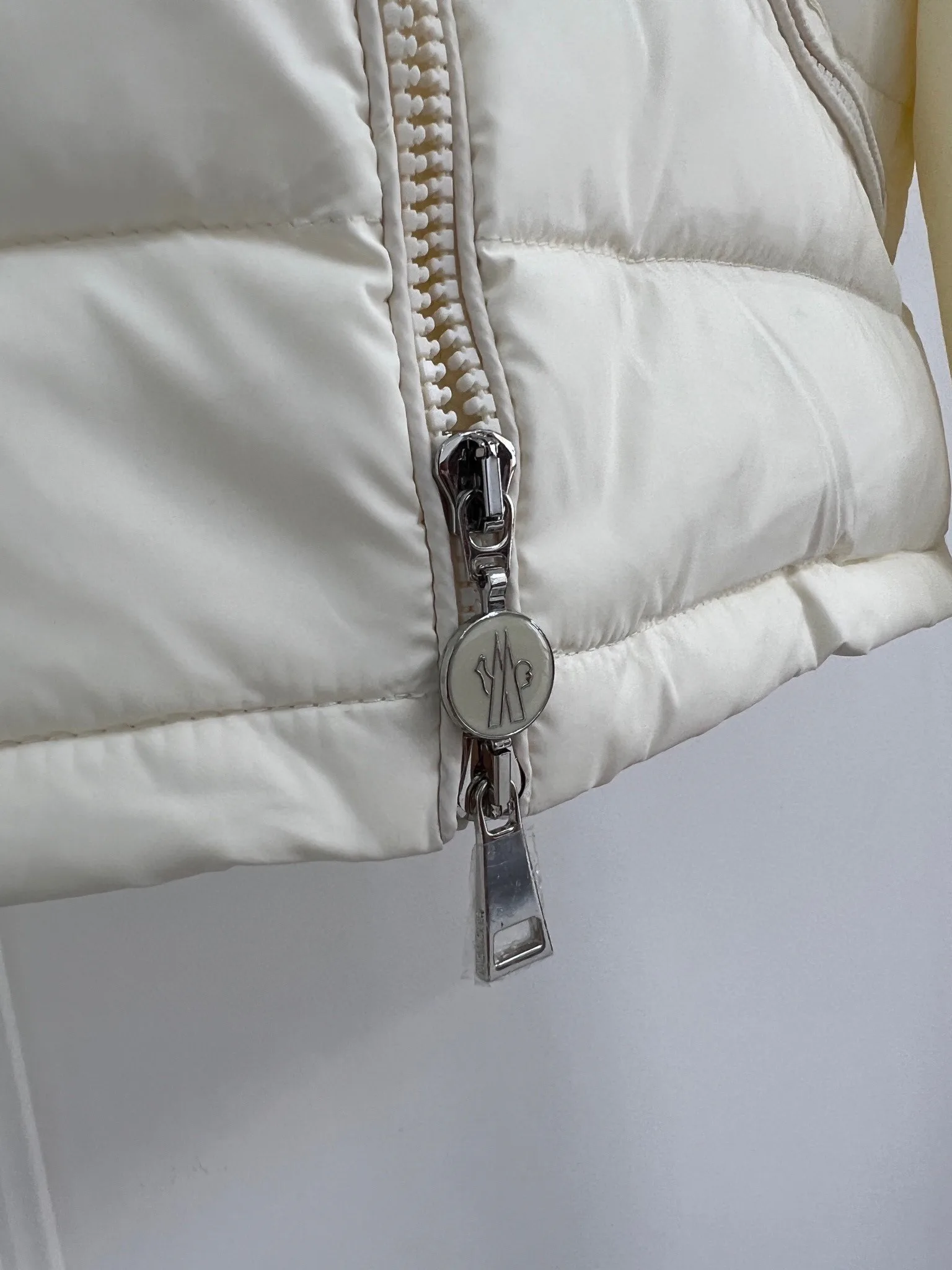 Куртки И Пуховики Женские Moncler 18416227