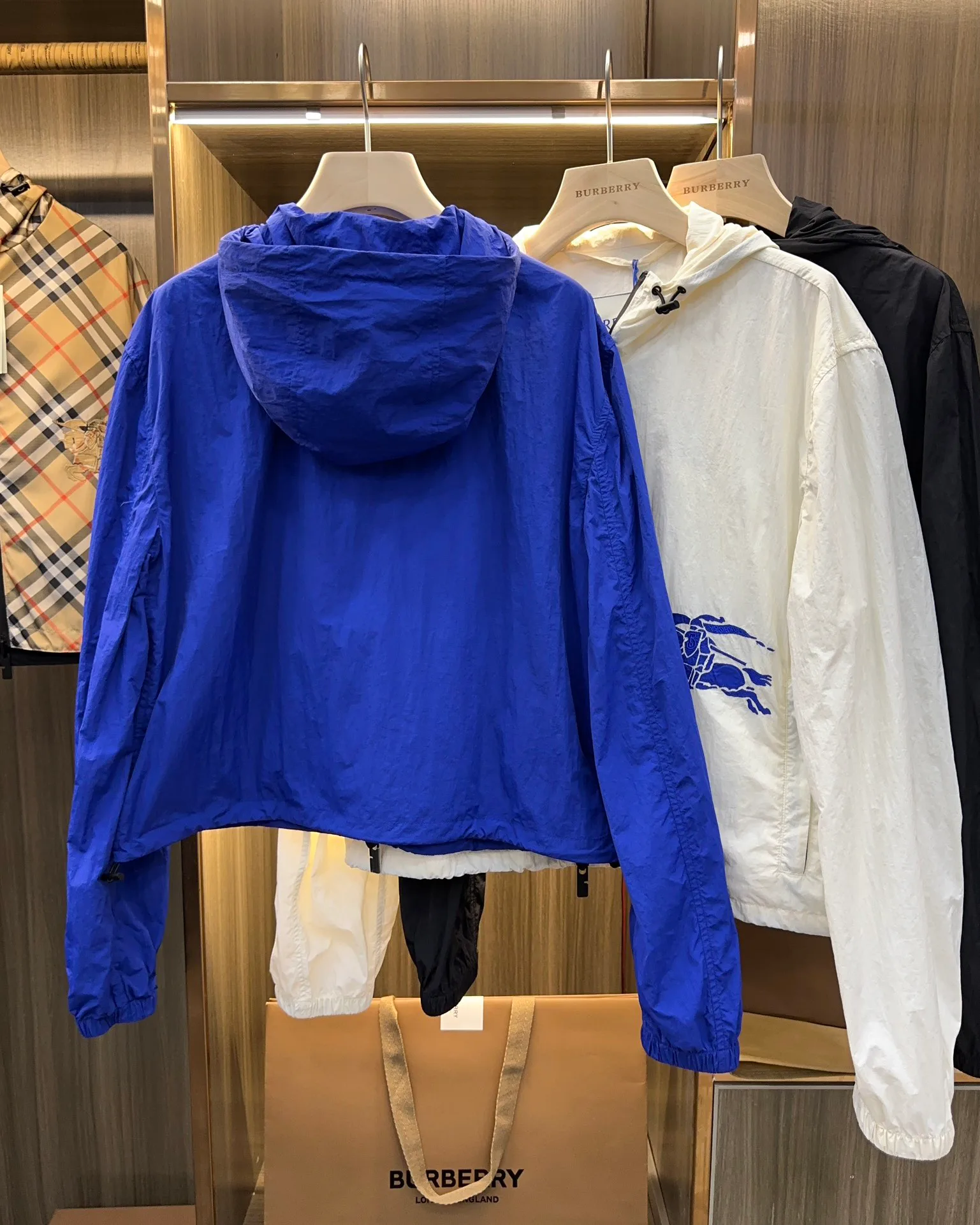 Куртки И Пуховики Женские Burberry 12778520