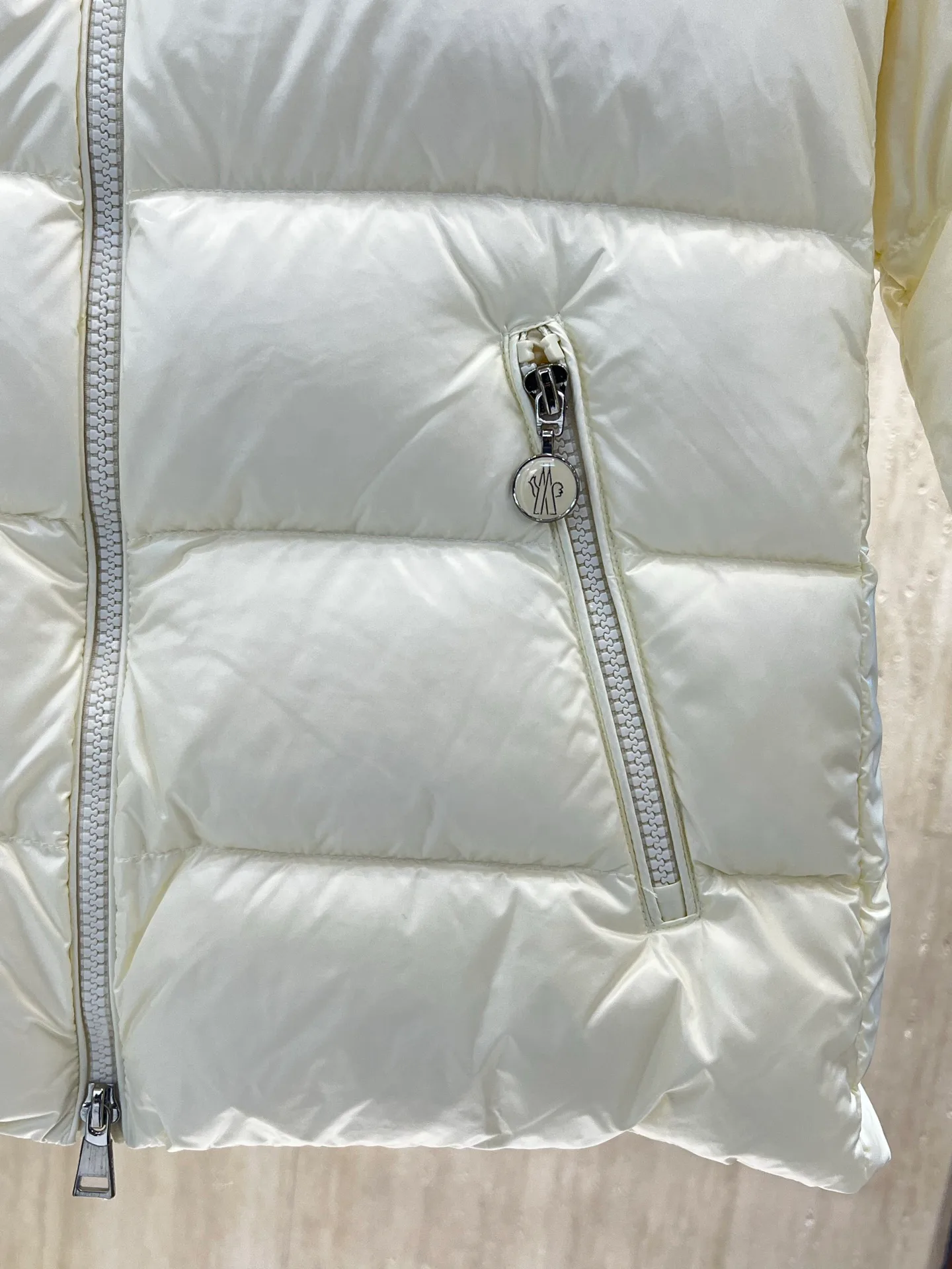 Куртки И Пуховики Мужские Moncler 18231421