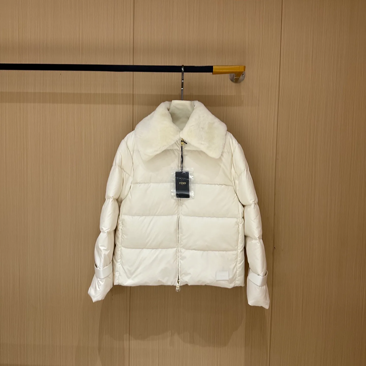 Куртки И Пуховики Женские Fendi 612045