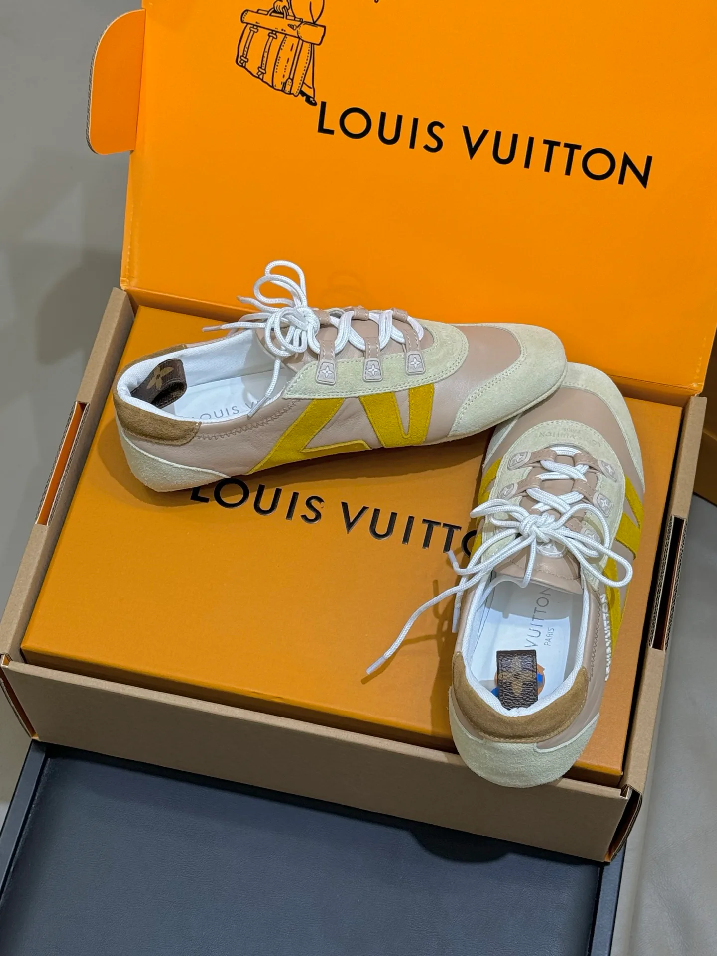 Кроссовки Женские Louis Vuitton 1130738
