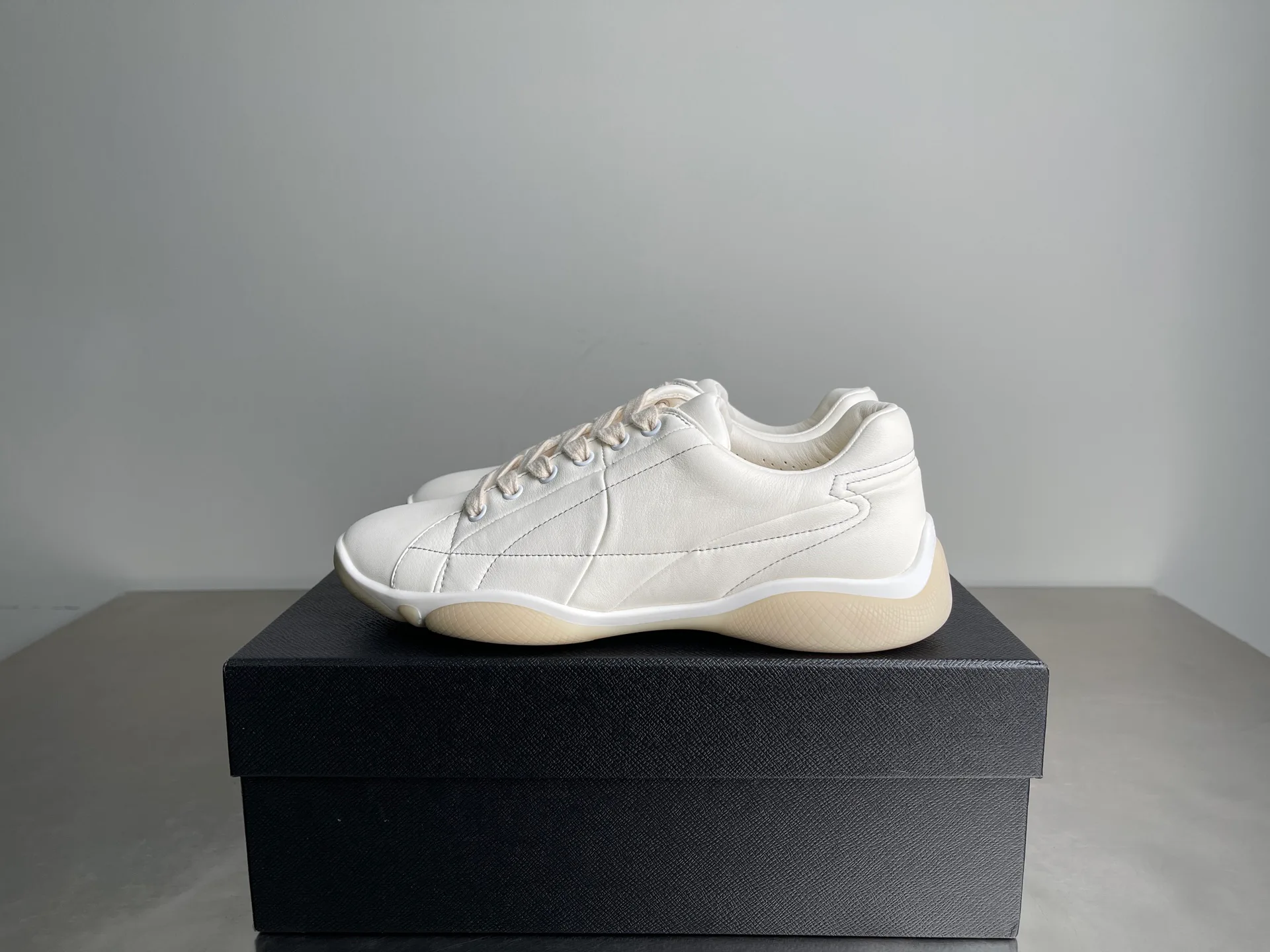 Кроссовки Мужские Prada 425305